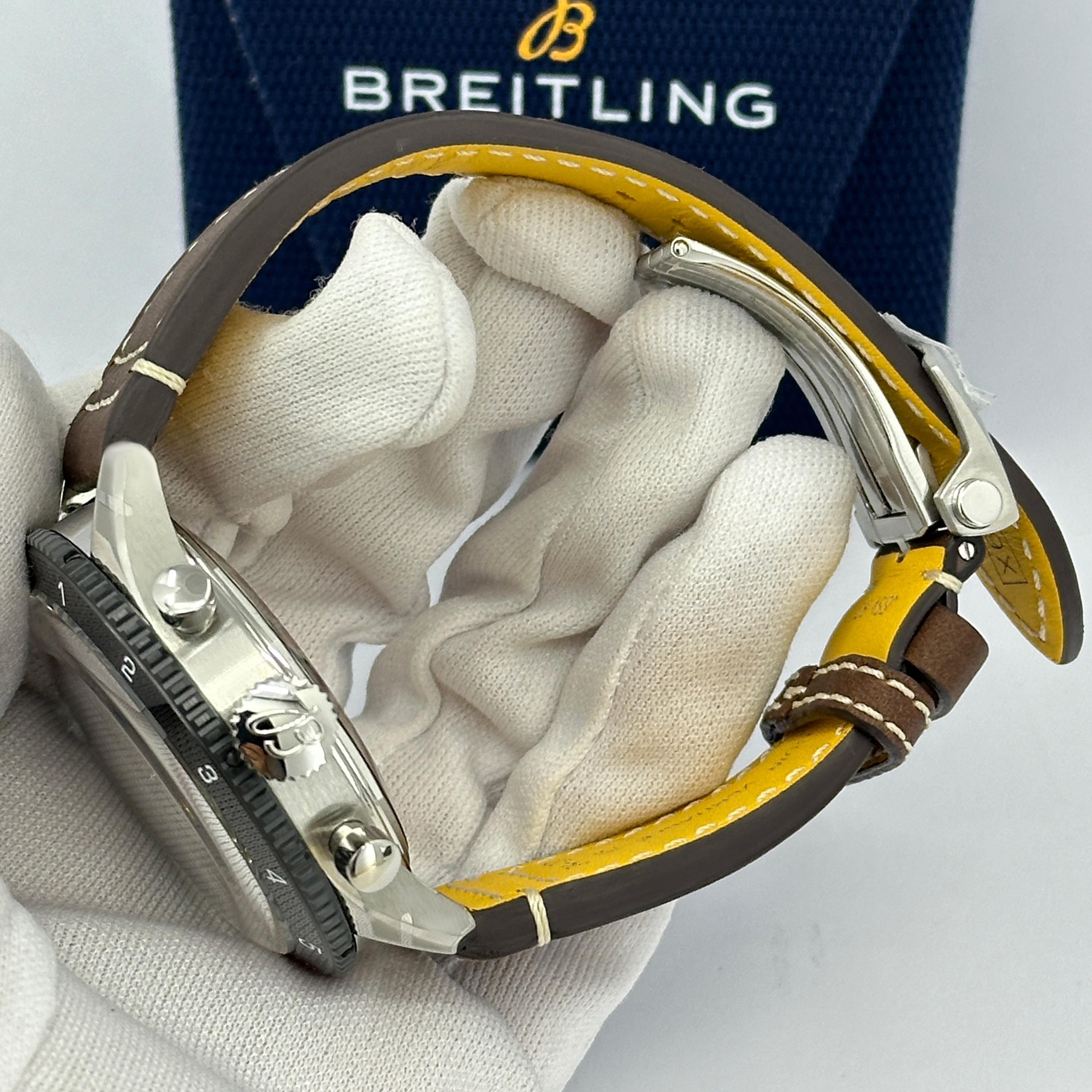 Breitling Classic AVI non indossato, referenza YB04451A1B1X1, set completo, 2025 in vendita 9
