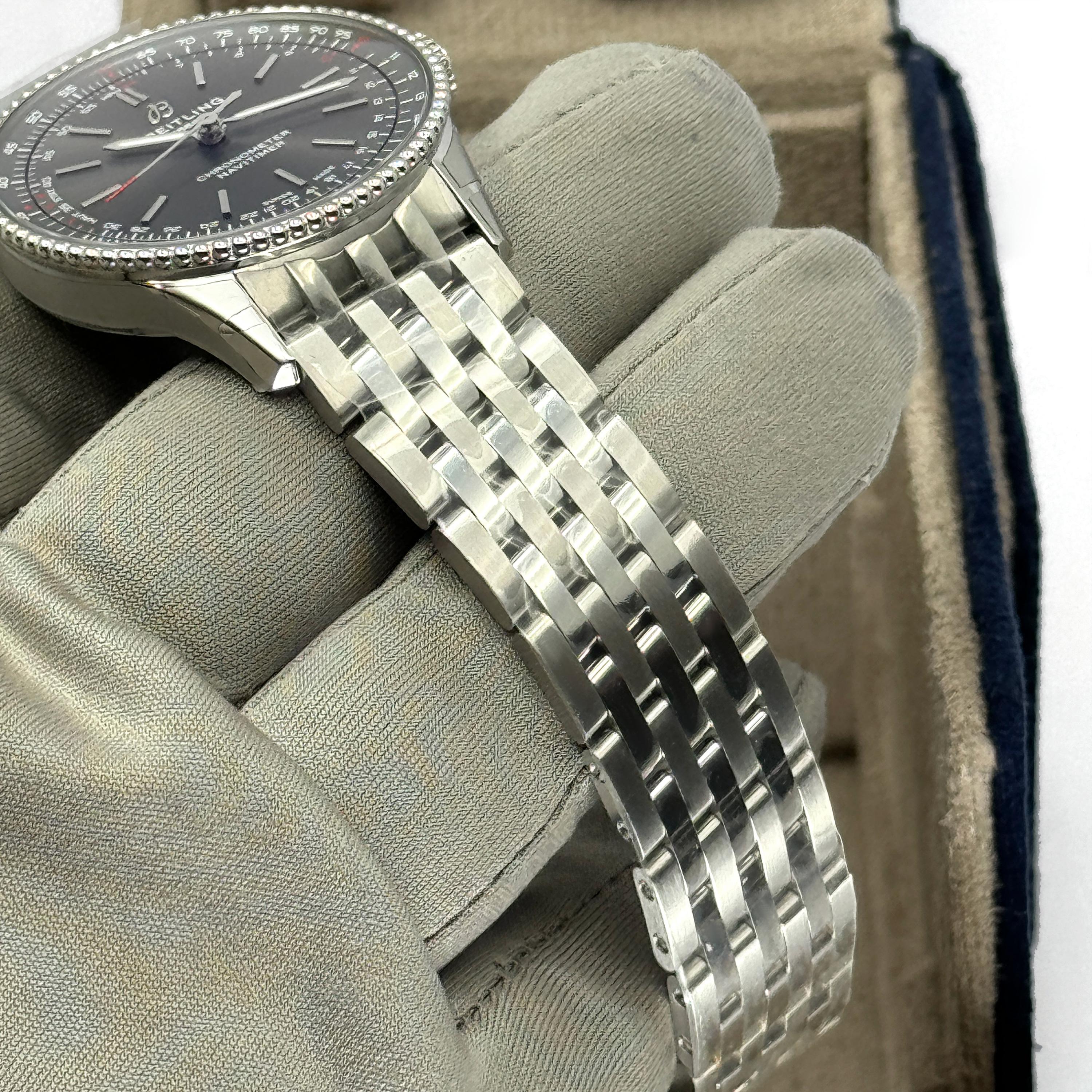 Breitling Navitimer non indossato, referenza A17327381B1A1, set completo, 2025 in vendita 9