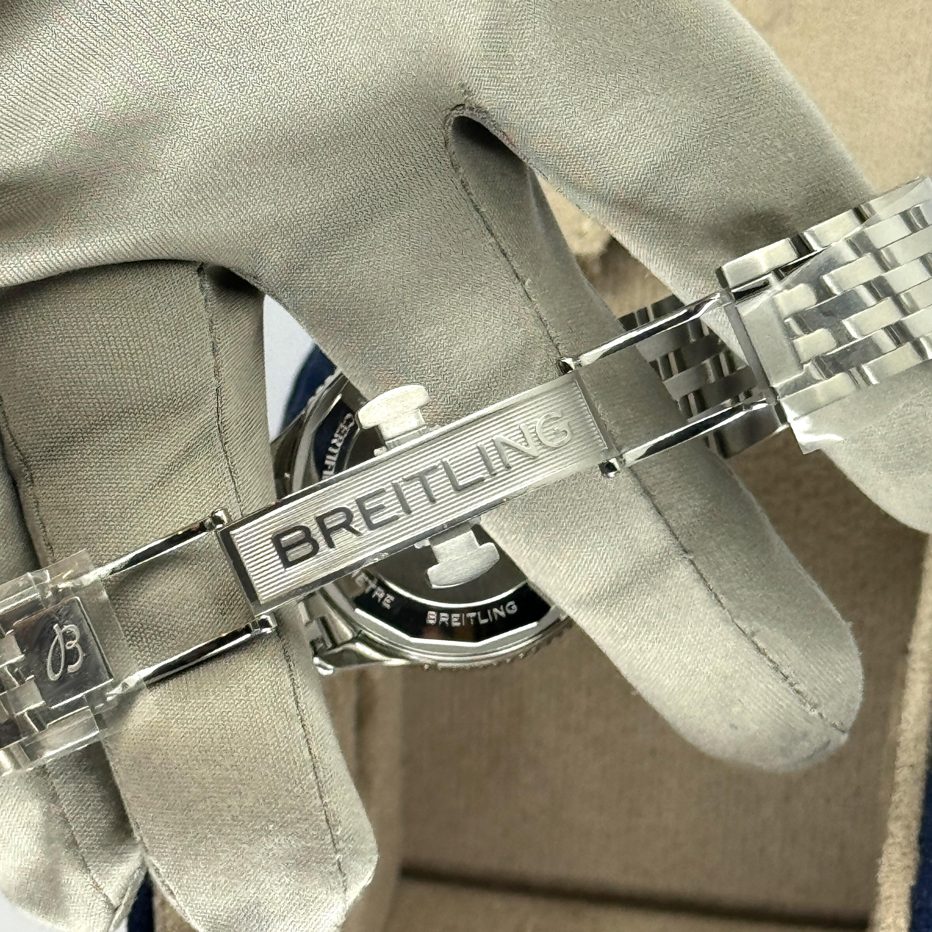 Breitling Navitimer non indossato, referenza A17327381B1A1, set completo, 2025 in vendita 11