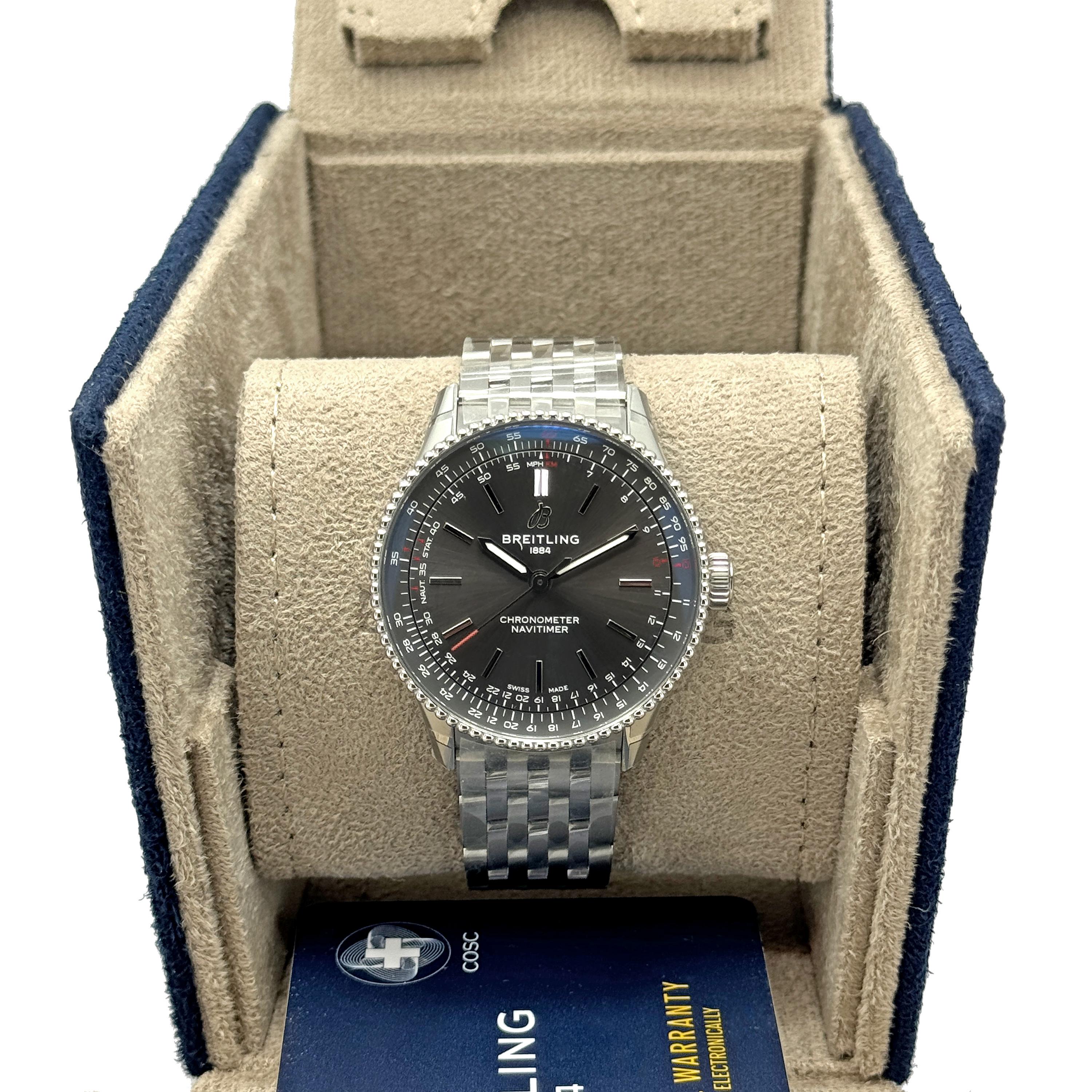 Il Breitling Navitimer Automatic 36 (ref. A17327381B1A1) reimmagina uno degli orologi da pilota più iconici del mondo in un formato elegante e versatile. Con i suoi 36 mm, offre il perfetto equilibrio tra il classico design dell'aviazione e la