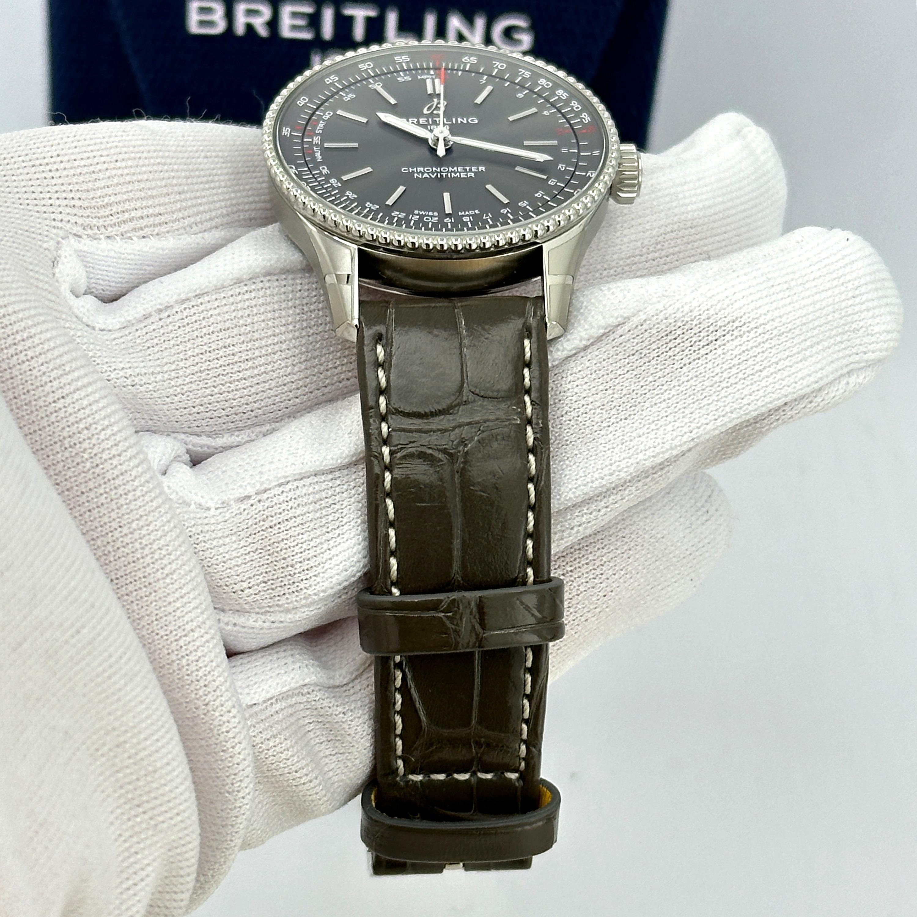 Breitling Navitimer non indossato, referenza A17327381B1P1, set completo, 2025 in vendita 6