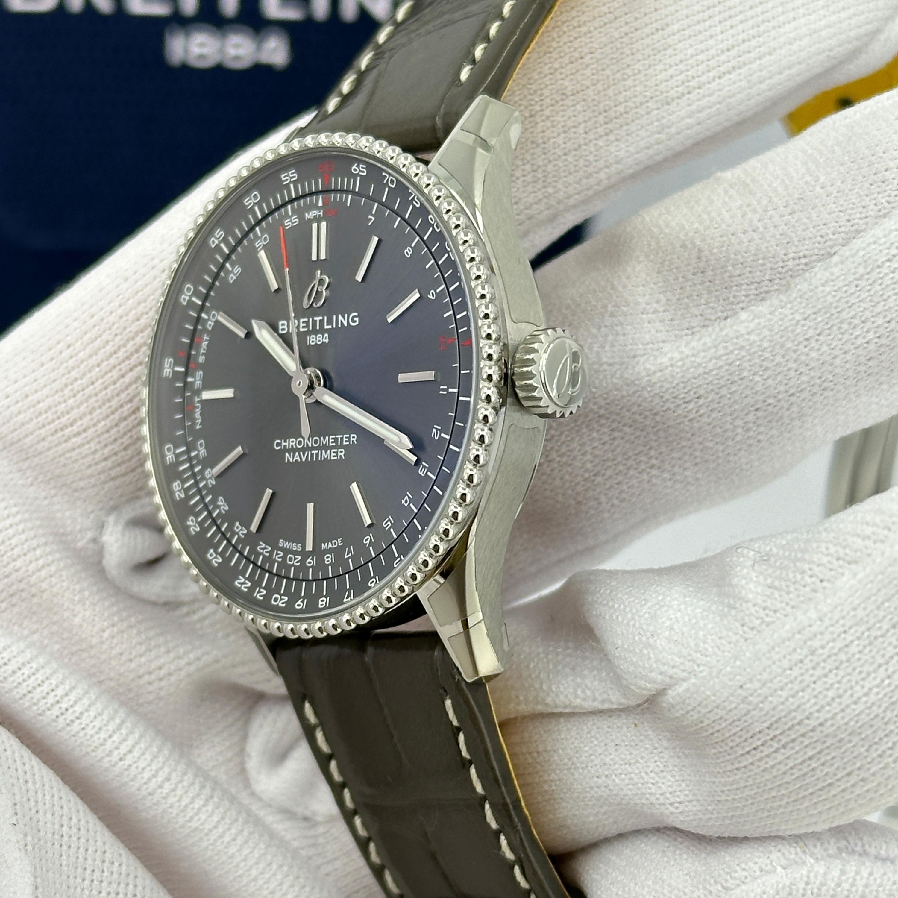 Breitling Navitimer non indossato, referenza A17327381B1P1, set completo, 2025 in vendita 10