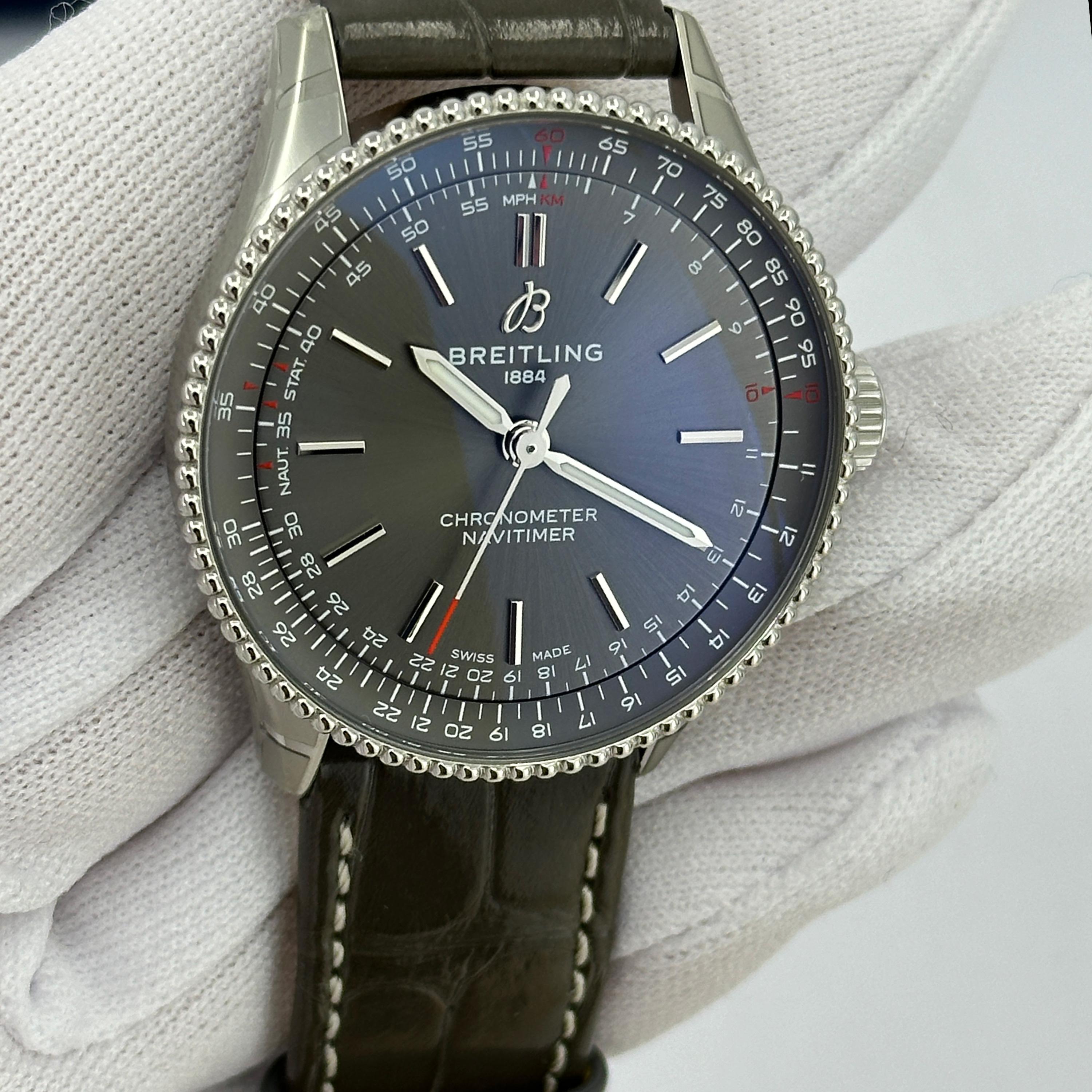 Breitling Navitimer non indossato, referenza A17327381B1P1, set completo, 2025 in vendita 13