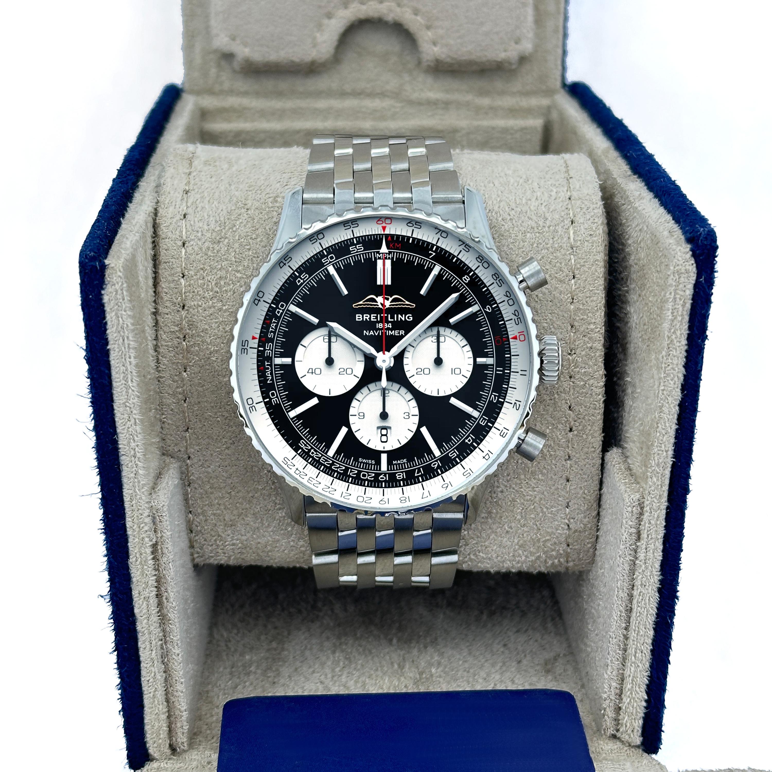 Il Breitling Navitimer B01 Chronograph 46 (ref. AB0137211B1A1) è un'audace rivisitazione di uno degli orologi da pilota più iconici mai creati. Con la sua imponente cassa in acciaio da 46 mm, questo modello offre un'eccezionale presenza al polso pur
