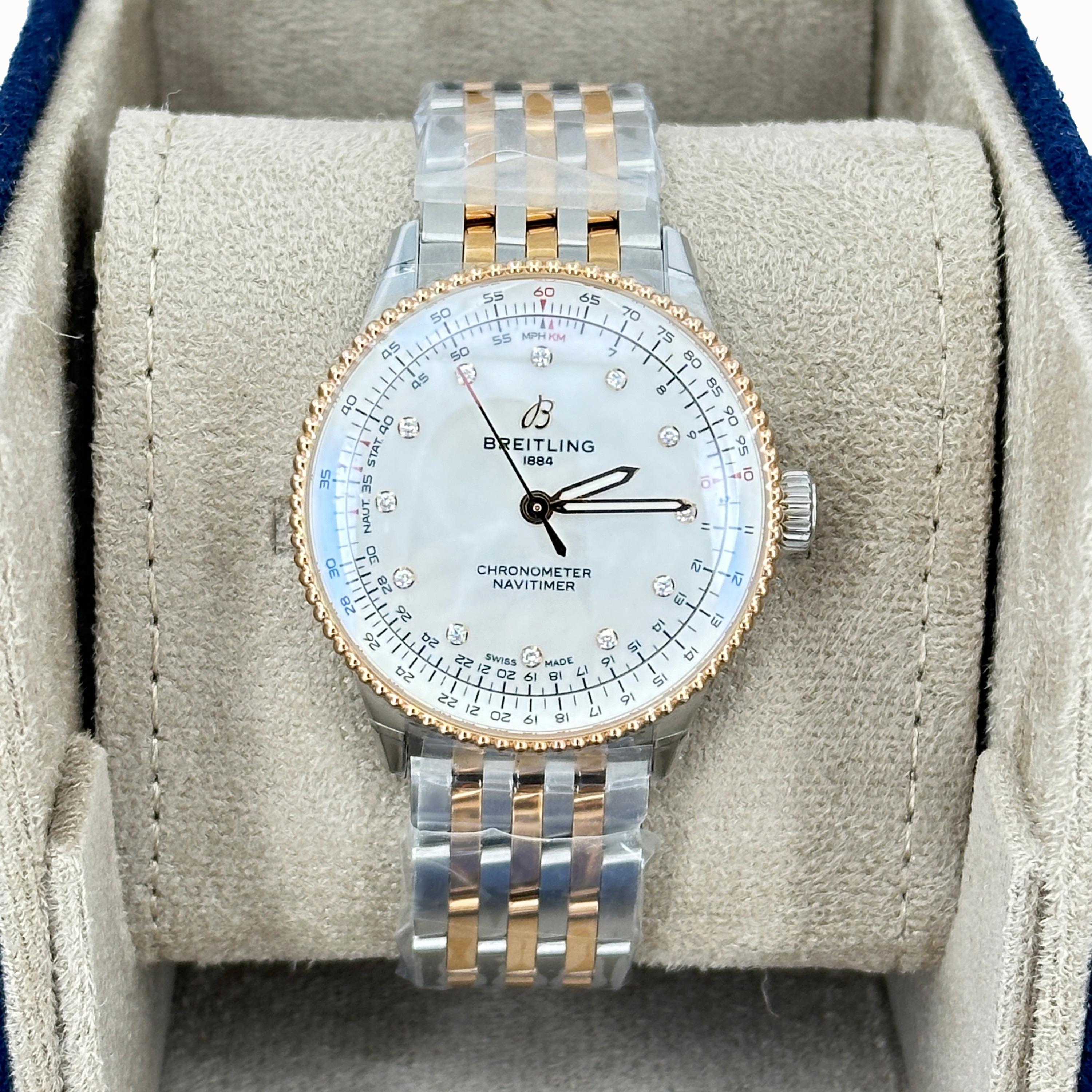 Il Navitimer Automatic 36 porta il leggendario design del cronografo da pilota di Breitling in un elegante formato medio. Questa referenza abbina l'acciaio inossidabile all'oro rosso 18 carati e al quadrante in madreperla bianca con indici di