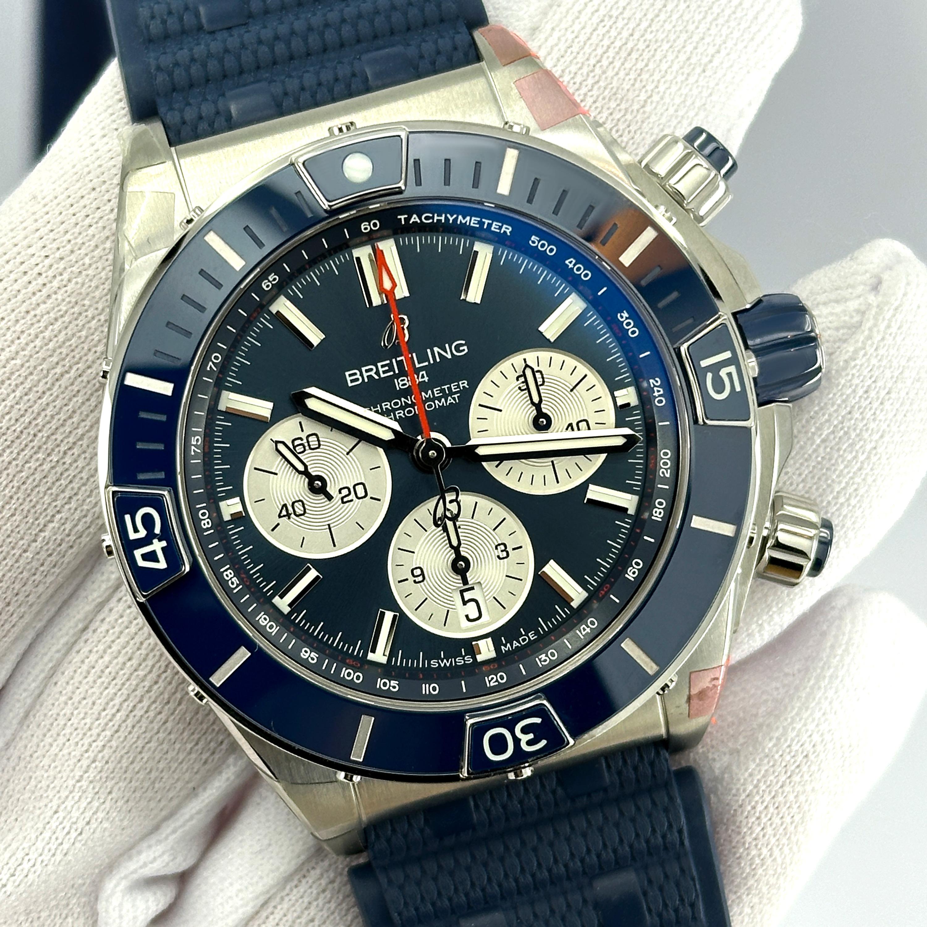 Ungetragener Breitling Super Chronomat Referenznummer AB0136161C1S1, Komplettset, 2025 im Angebot 12