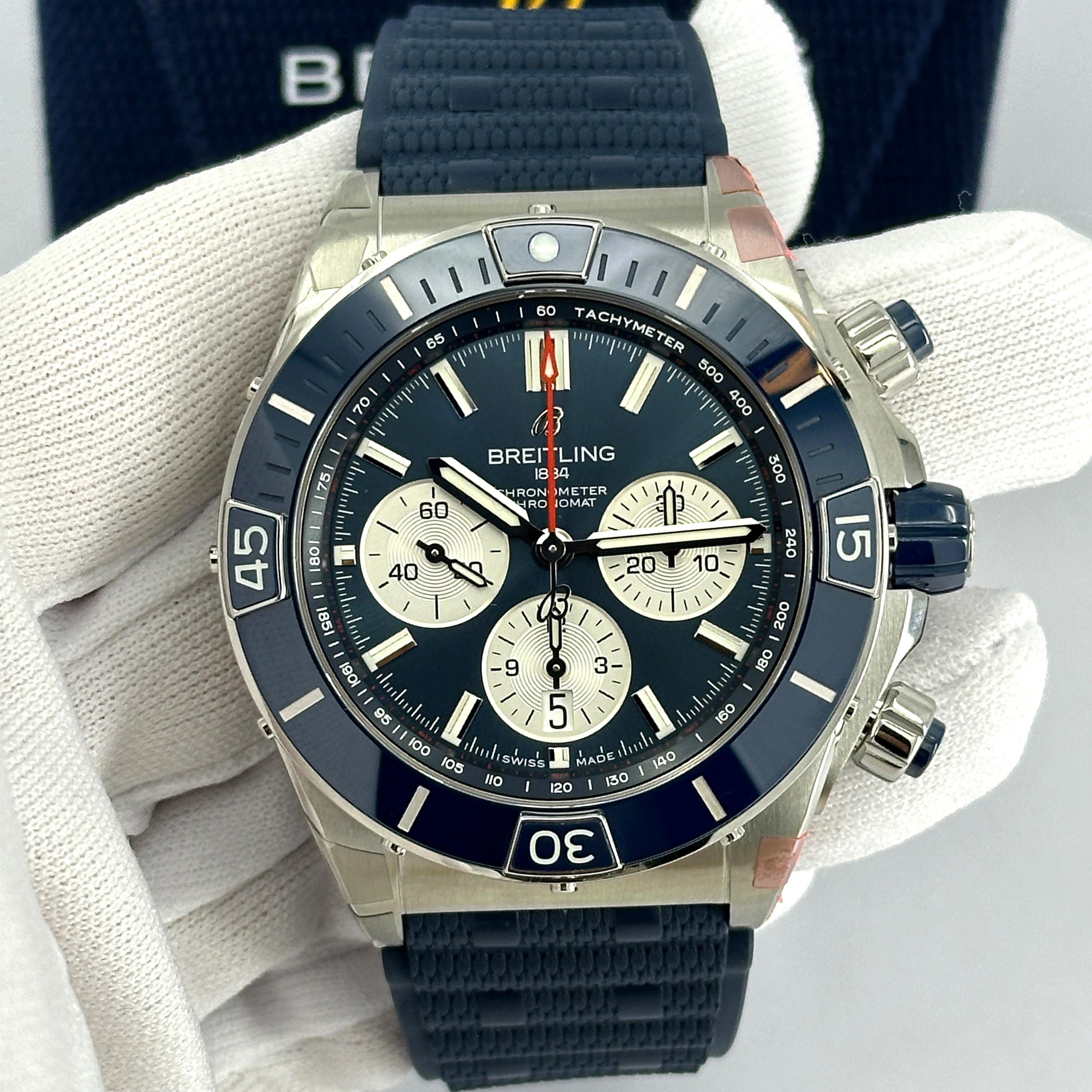 Ungetragener Breitling Super Chronomat Referenznummer AB0136161C1S1, Komplettset, 2025 im Angebot 5