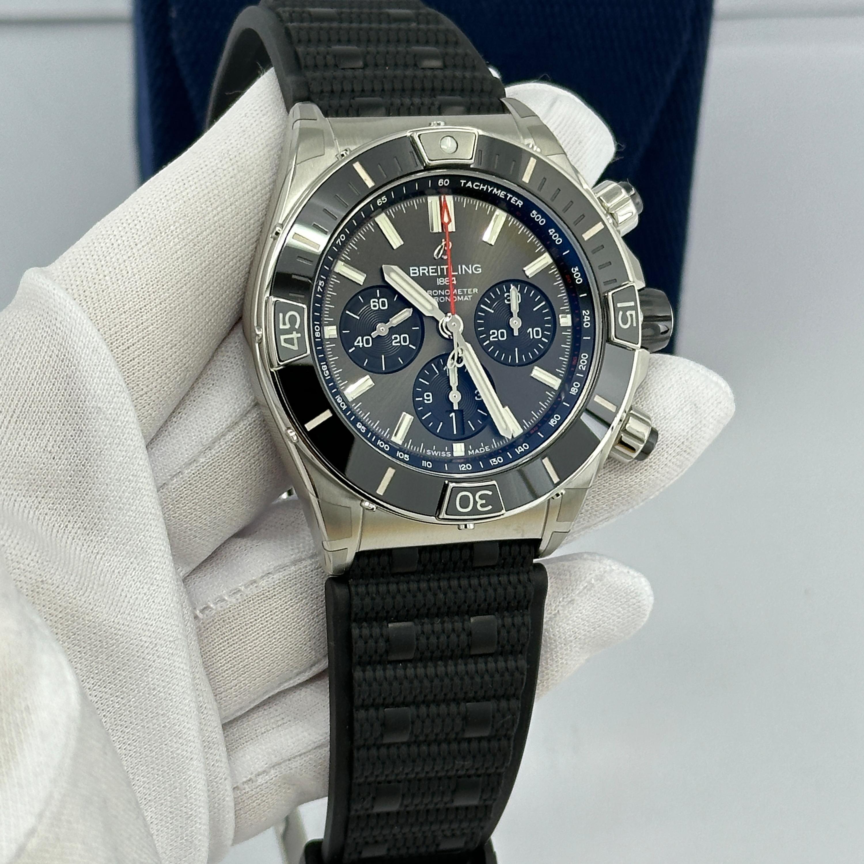 da uomo o donna Breitling Super Chronomat non indossato, referenza AB0136251B2S1, set completo, 2025 in vendita