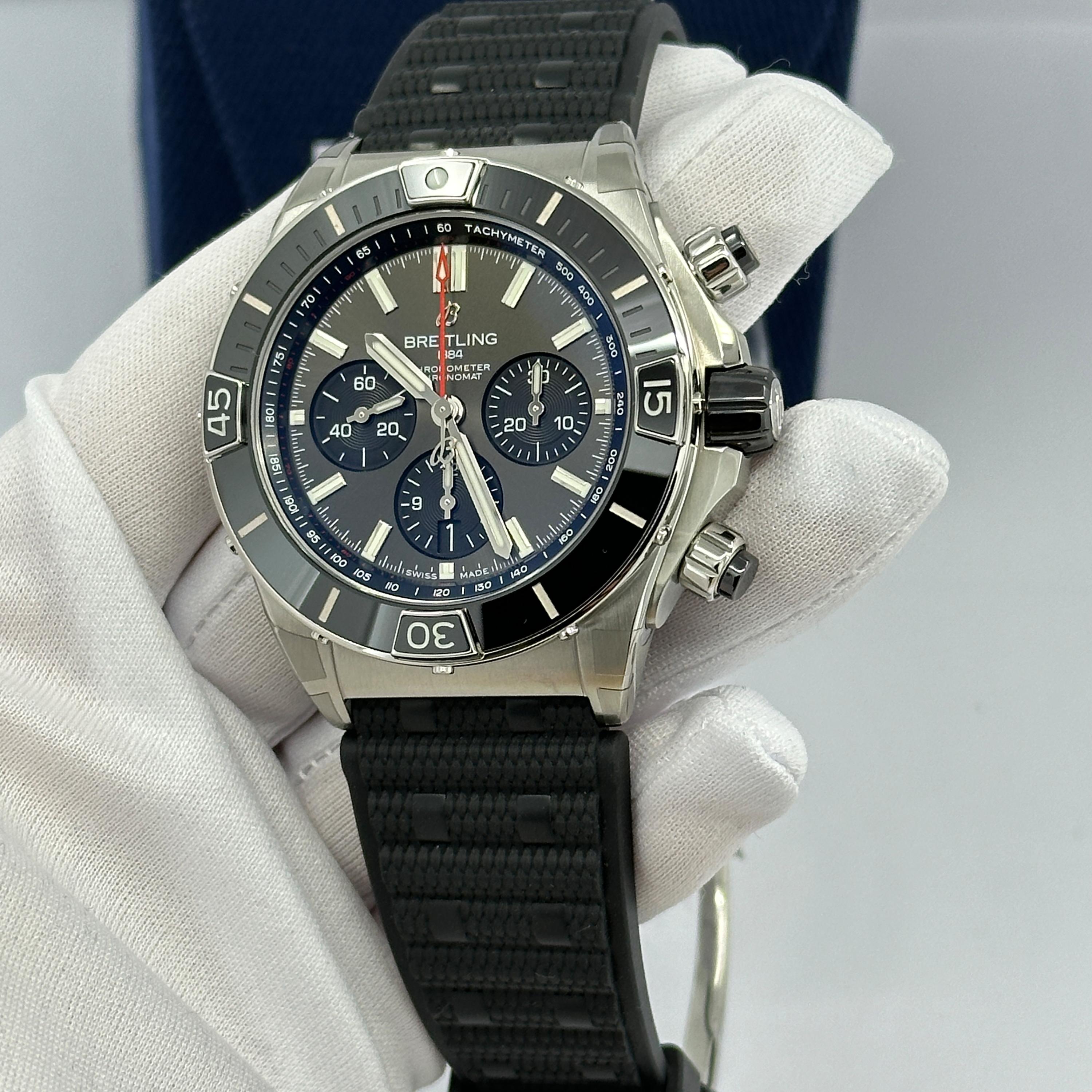 Breitling Super Chronomat non indossato, referenza AB0136251B2S1, set completo, 2025 in vendita 1