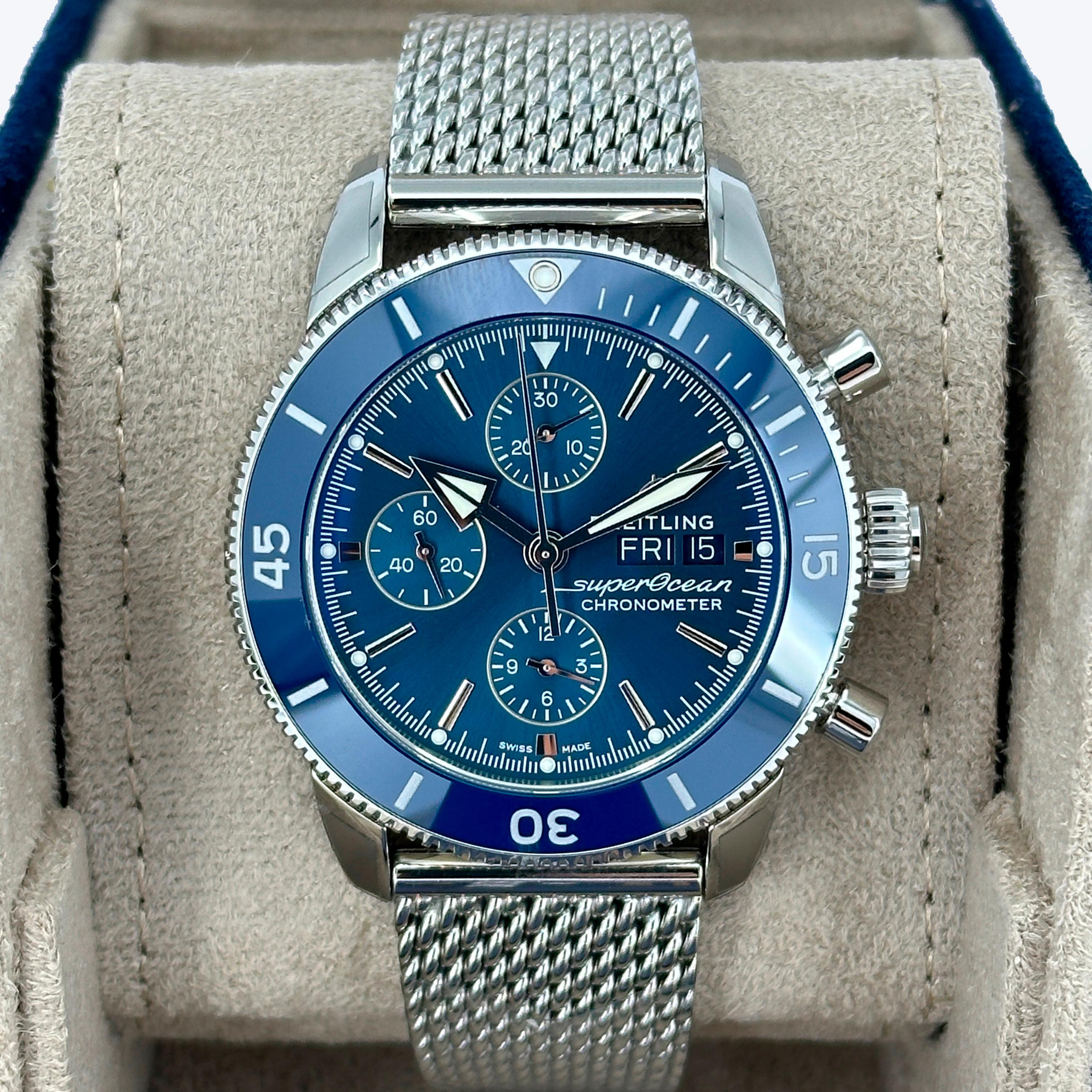 The Breitling Superocean Heritage II Chronograph 44 (Ref. A13313161C1A1) blends vintage-inspired design with modern dive-ready engineering. Housed in a 44 mm stainless steel case, this model pays tribute to Breitling’s 1950s Superocean with its