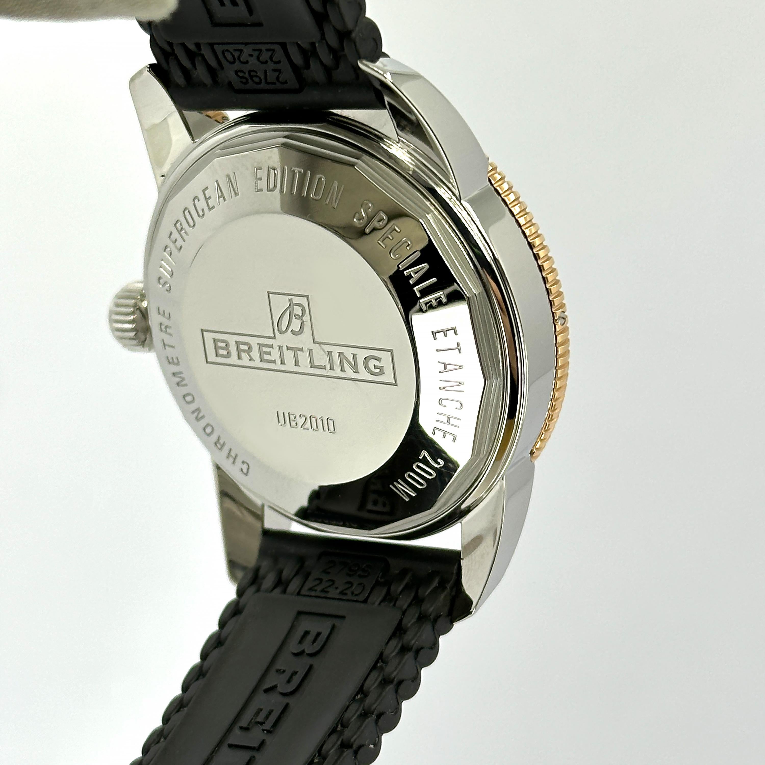 Breitling Superocean non indossato, referenza UB2010121B1S1, set completo, 2025 in vendita 10