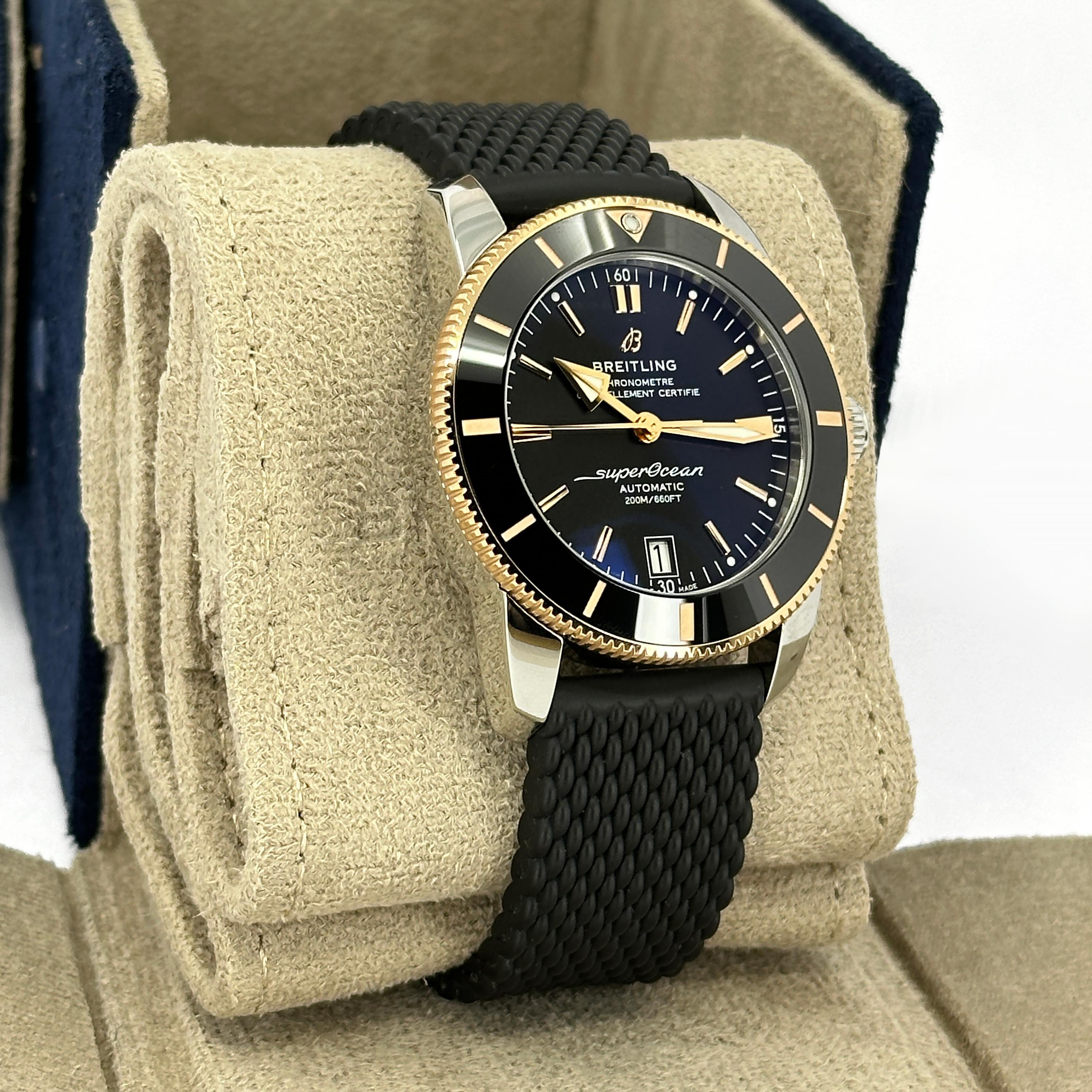 Breitling Superocean non indossato, referenza UB2010121B1S1, set completo, 2025 in vendita 3