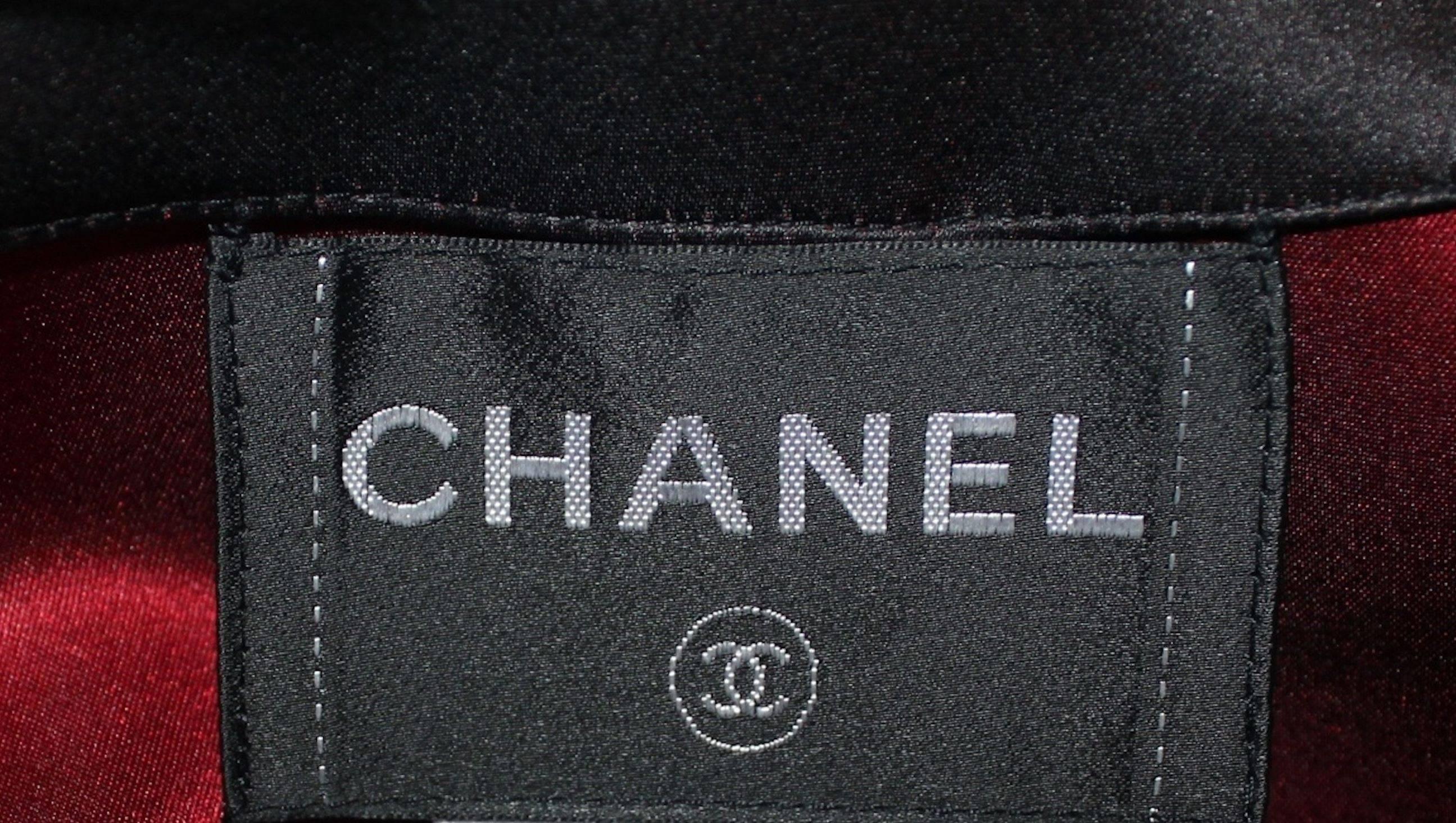 UNWORN Chanel Schwarzes & rotes Seidenkleid Jacke Mantel Anzug Ensemble 40 im Angebot 2