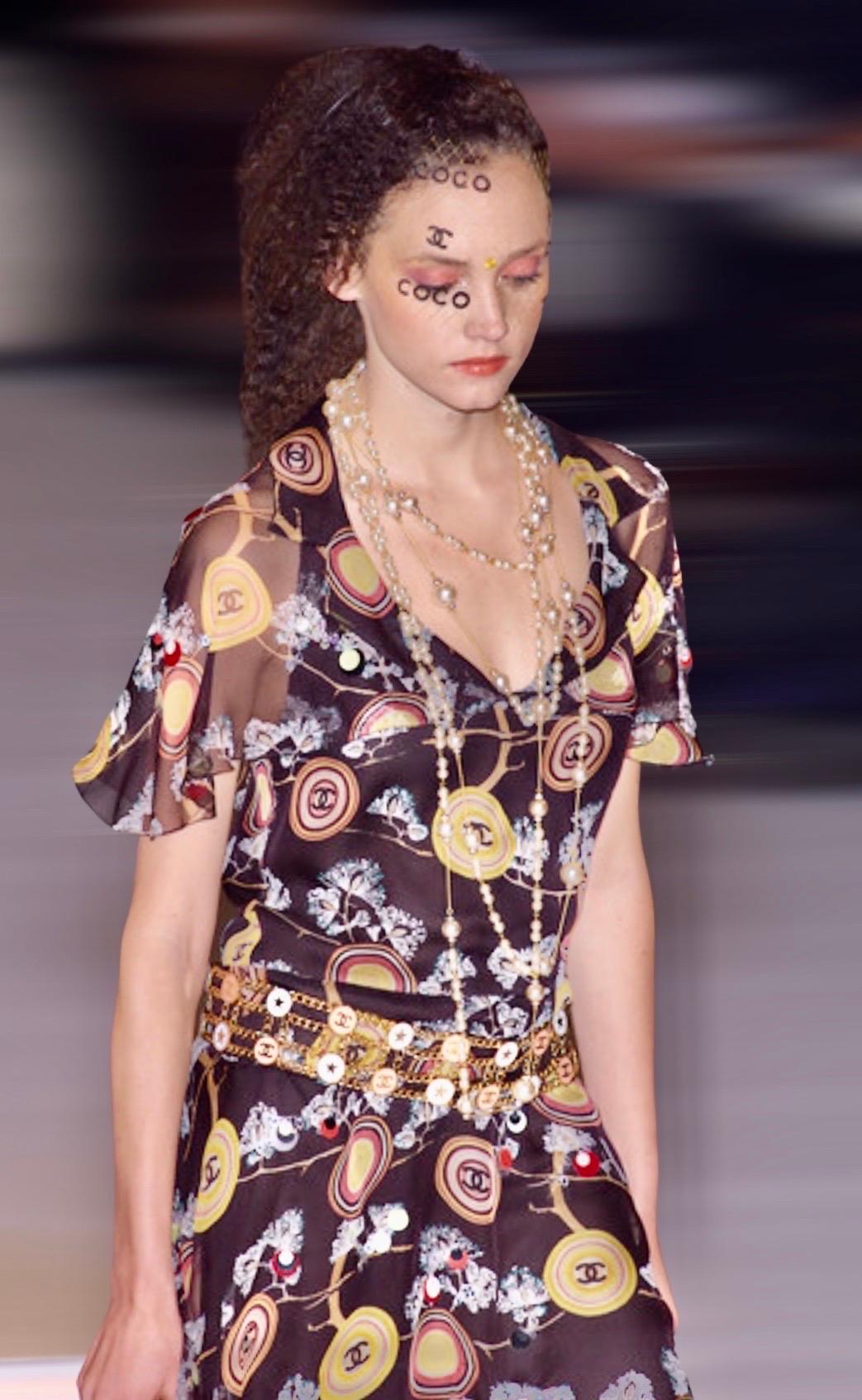 UNWORN Chanel Chinoiserie Silk Chiffon CC Logo Print Dress 36 For Sale 1