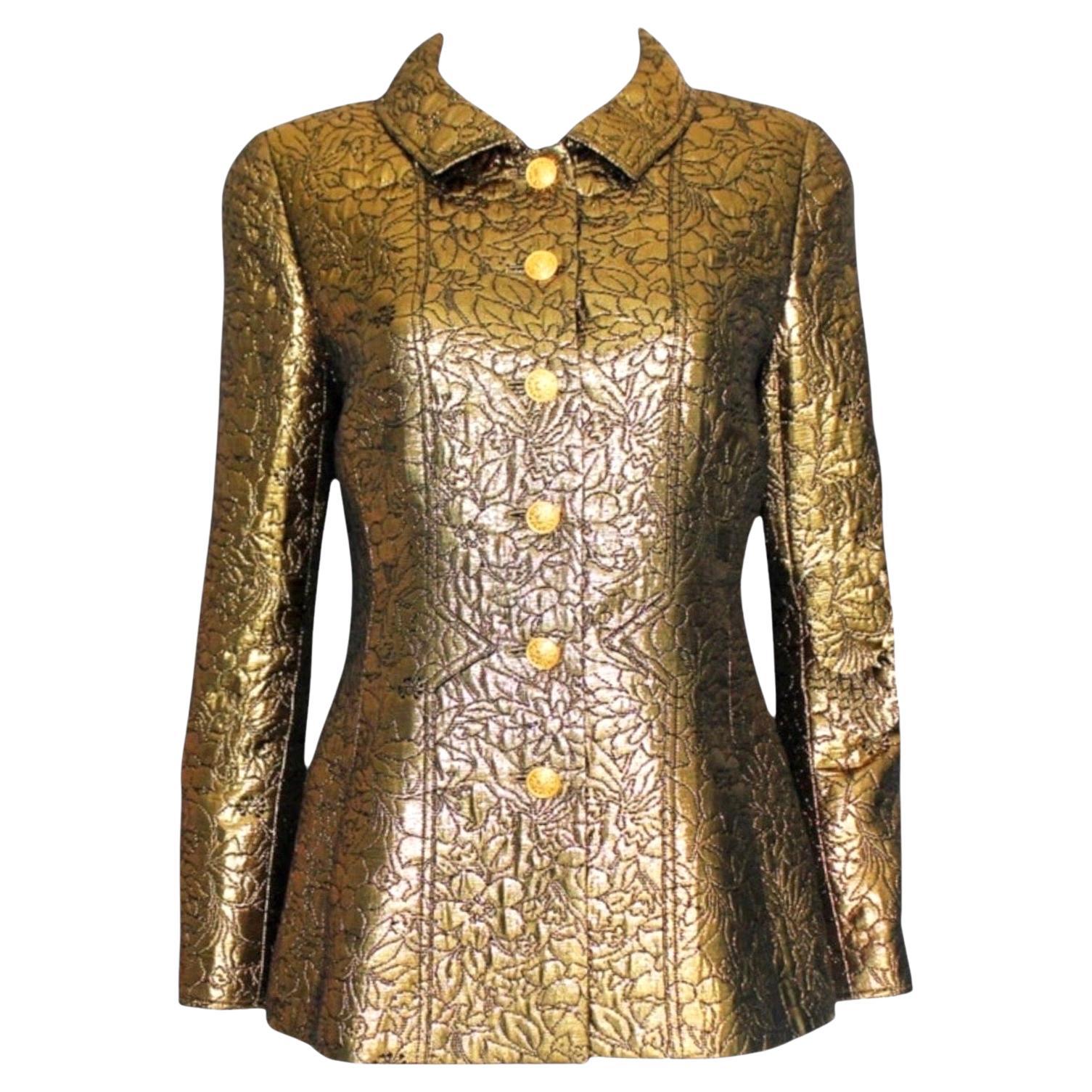 Chanel FW 1996 Iconic Gold Metallic 3D Structured Jacket Blazer, non indossato.  40