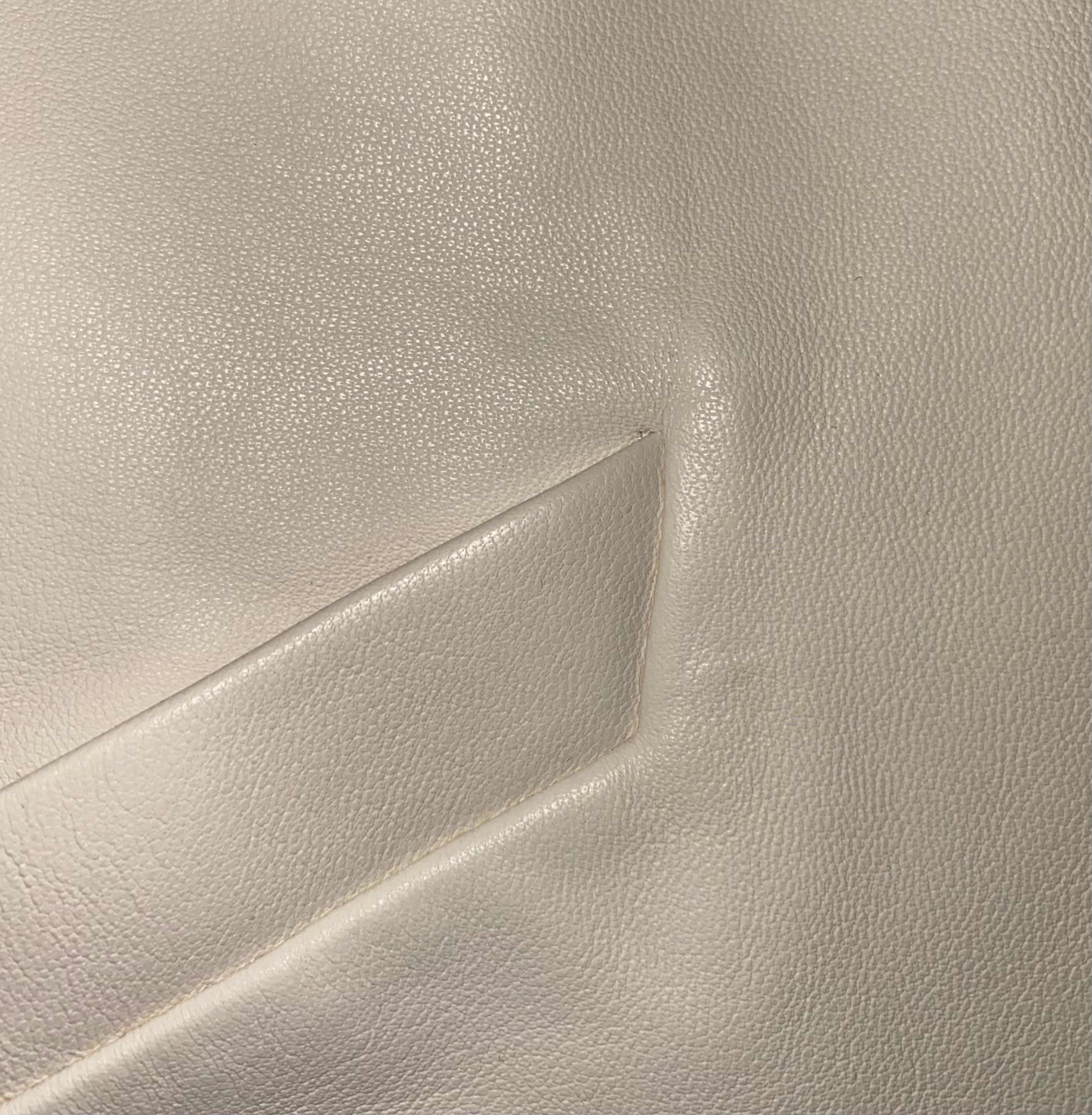 UNWORN Chanel Ivory Finest Lambskin Leather Jacket Blazer 1