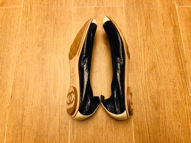 Black Unworn Chanel Navy and White Bi-Toned Patent Flats For Sale