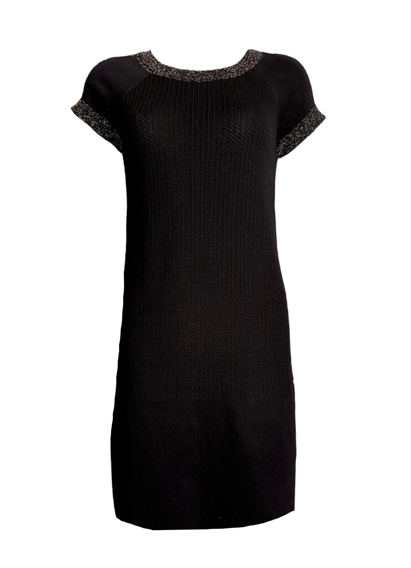 Vestido de punto de crochet Chanel sin estrenar Recortes de malla de seda 36 en Excelente estado para la venta en Switzerland, CH