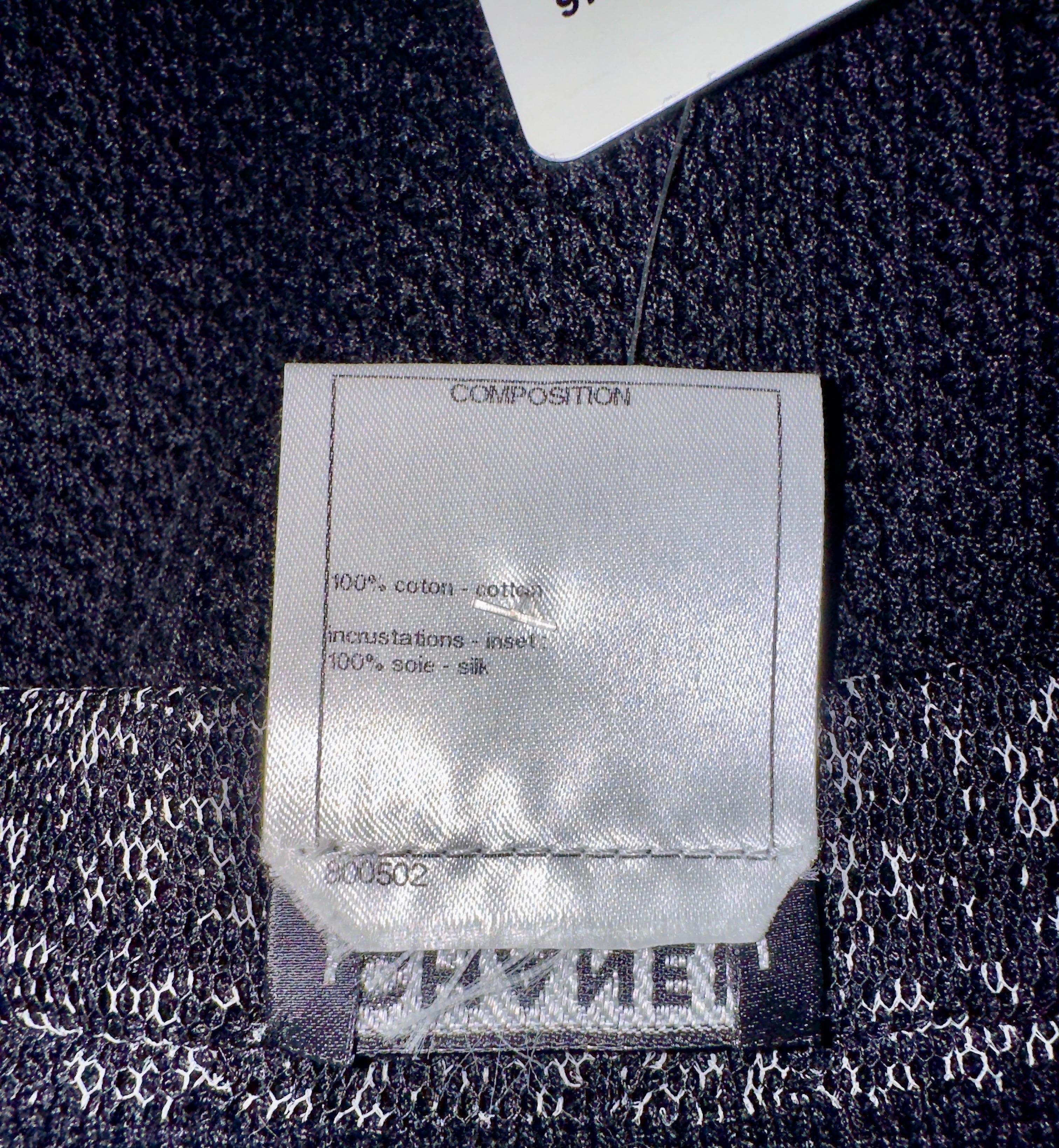 Vestido de punto de crochet Chanel sin estrenar Recortes de malla de seda 36 en venta 2