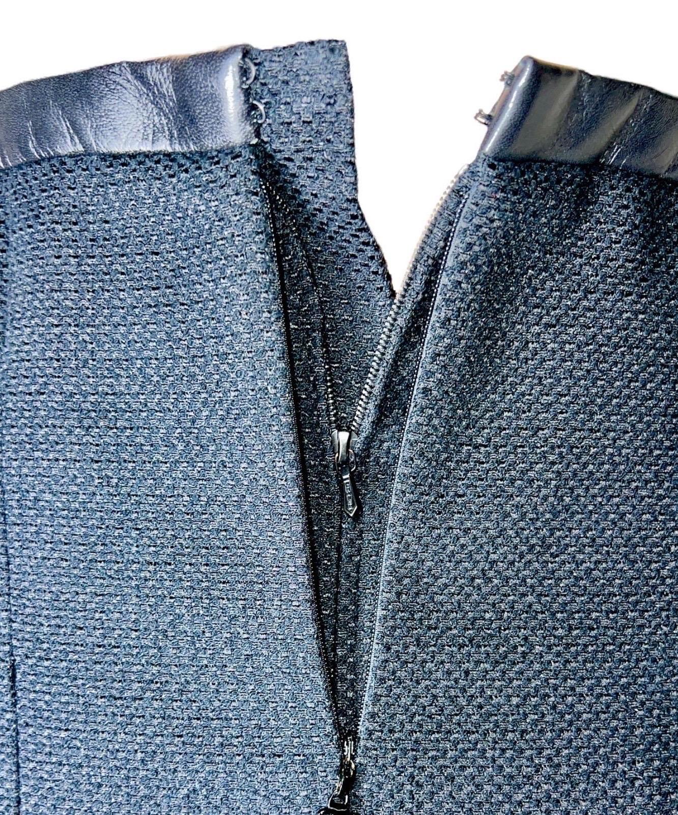 UNWORN Chanel Trägerloses Korsettkleid aus Tweed & Leder 38 im Angebot 2