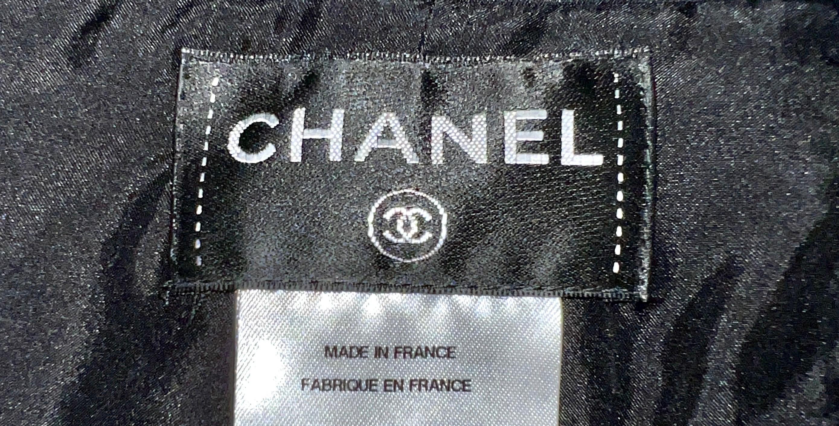 UNWORN Chanel Tweed & Leather Strapless Corset Dress 38 For Sale 1