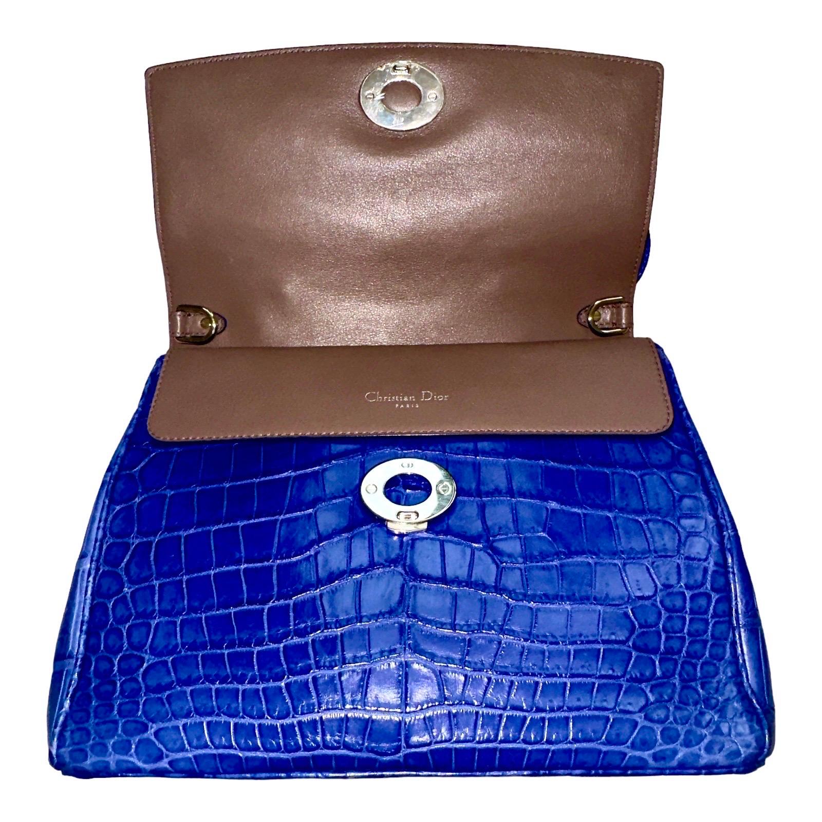 Sac à main Christian Dior édition limitée en crocodile exotique bleu électrique non porté en vente 9