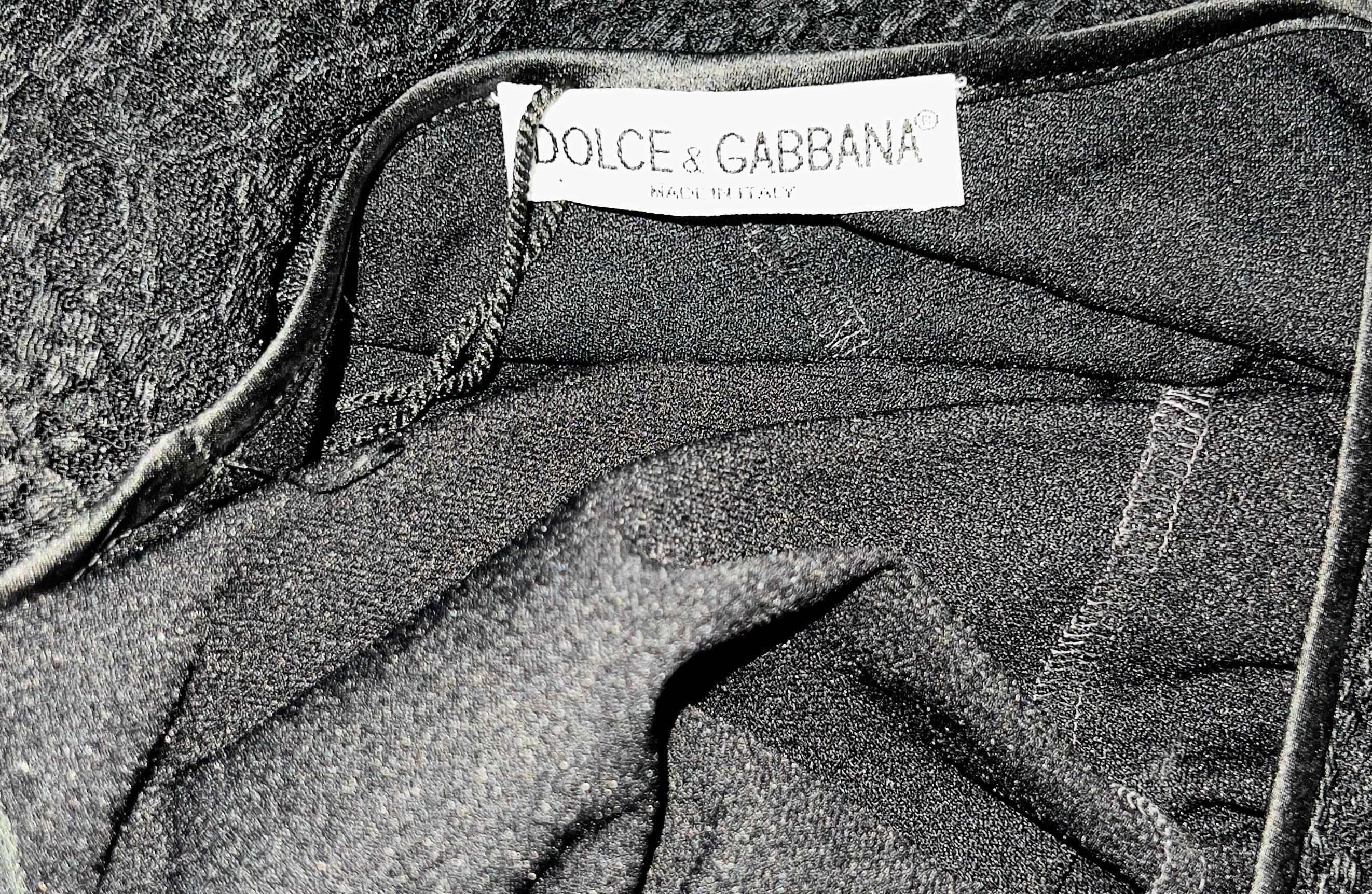 UNWORN Dolce & Gabbana 1990 Black 3D Crochet Knit Evening Gown Maxi Dress 40 en vente 2