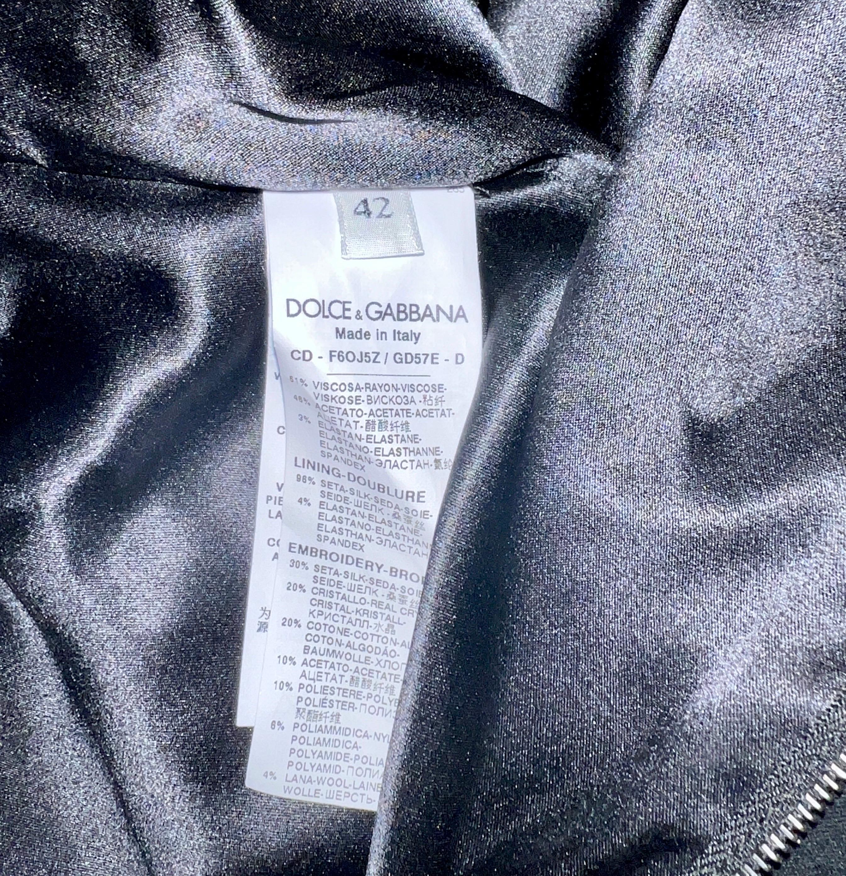 Women's UNWORN Dolce & Gabbana Black Crystal Embellished Appliqué Lace Swan Dress 42 For Sale