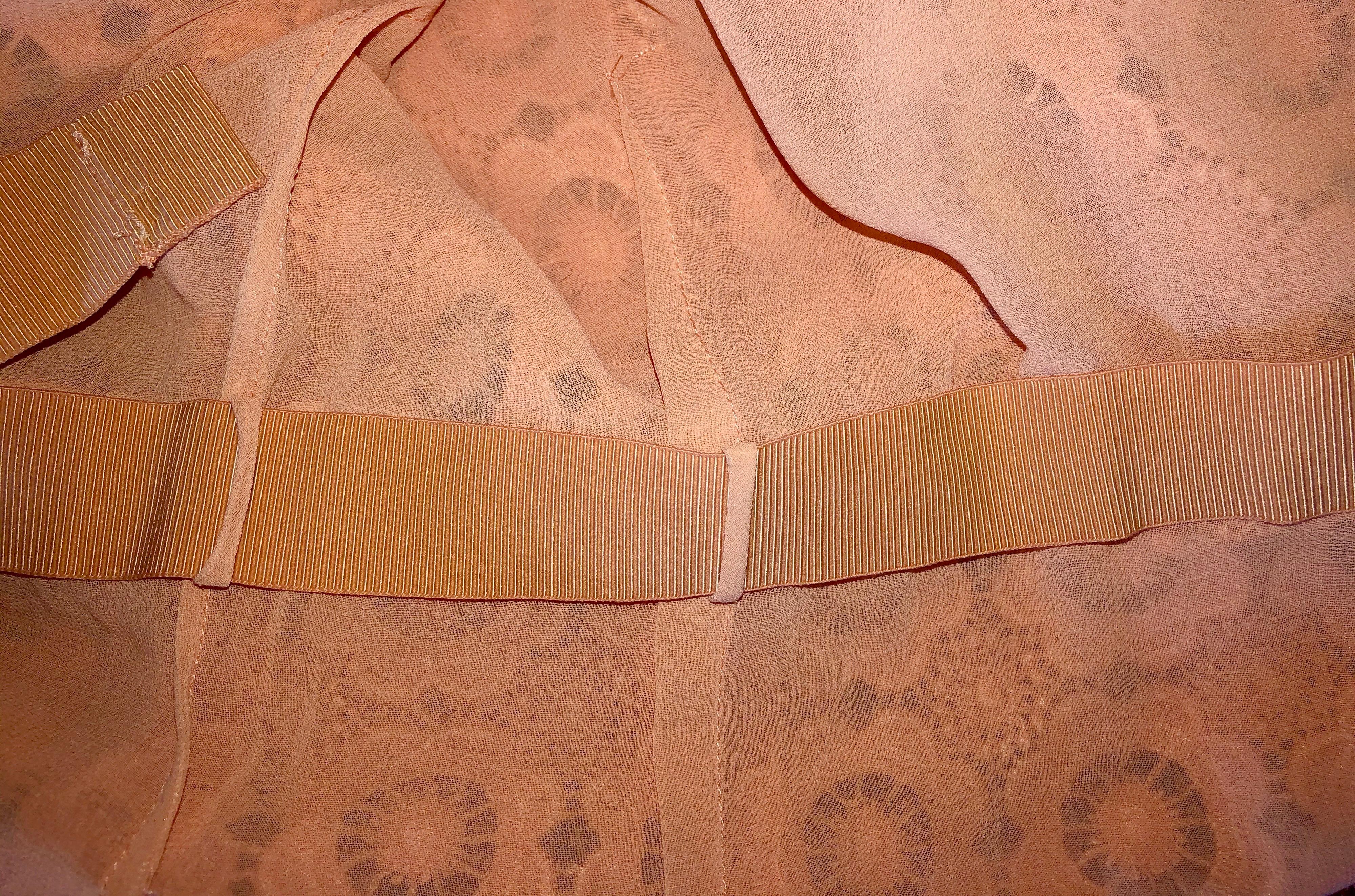 Non indossato Dolce & Gabbana - Vestito corto in corallo con bottoni Jewell 38 In condizioni ottime in vendita a Switzerland, CH
