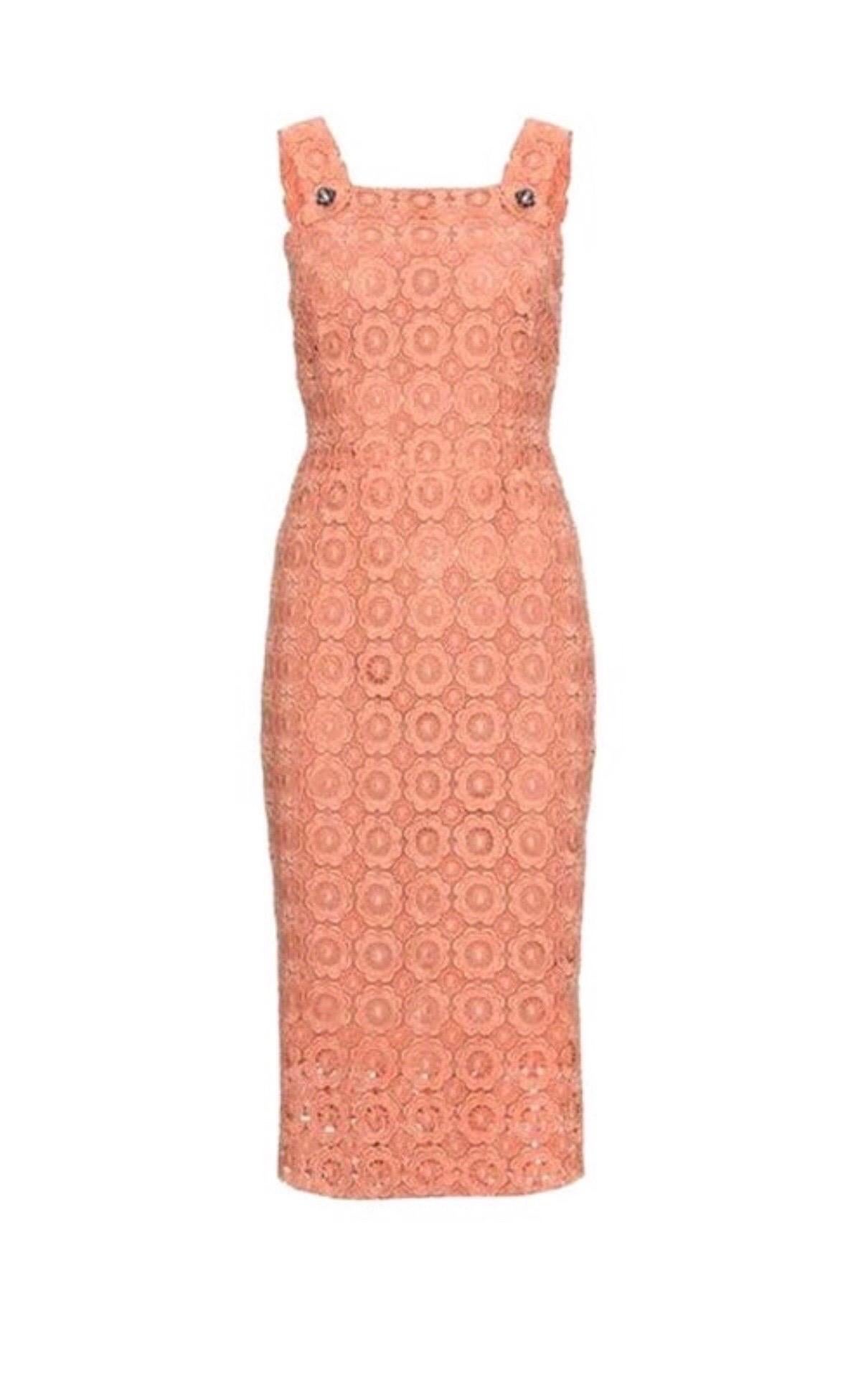 Non indossato Dolce & Gabbana - Vestito corto in corallo con bottoni Jewell 38 in vendita 1