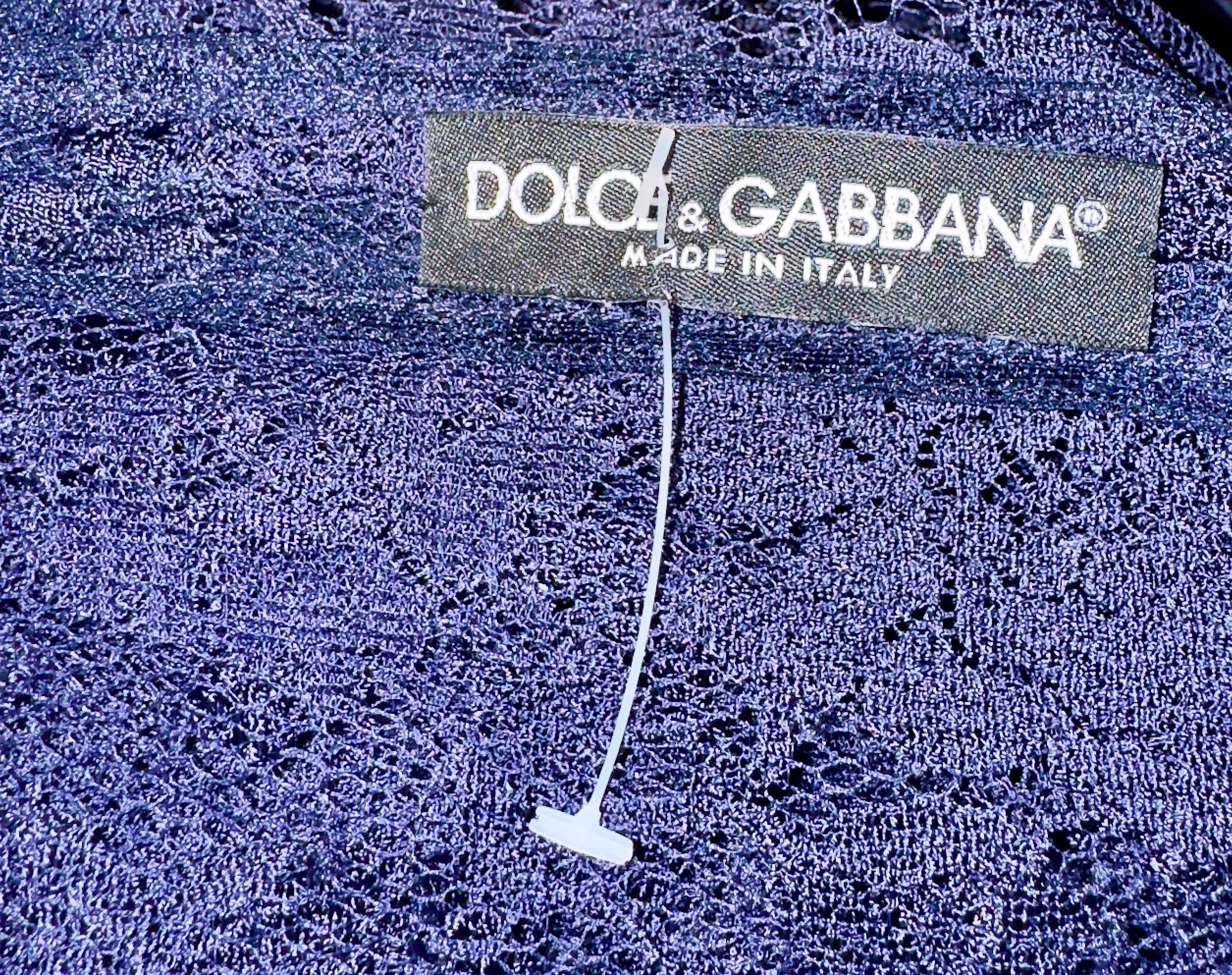 UNBEKANNT Dolce & Gabbana Mitternachtsblaues Cordonetto-Spitzen-Cocktailkleid im Zustand „Hervorragend“ im Angebot in Switzerland, CH