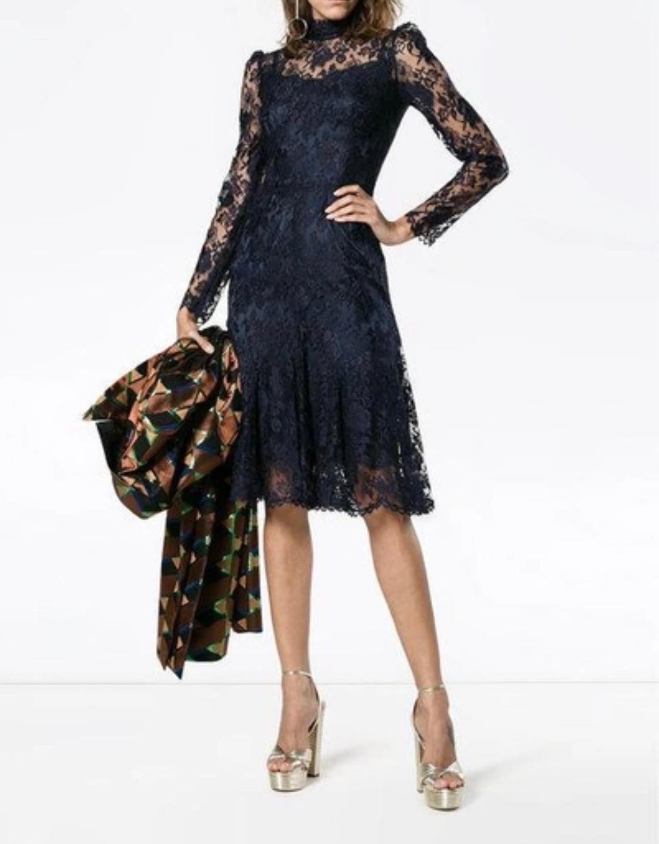 UNBEKANNT Dolce & Gabbana Mitternachtsblaues Cordonetto-Spitzen-Cocktailkleid Damen im Angebot