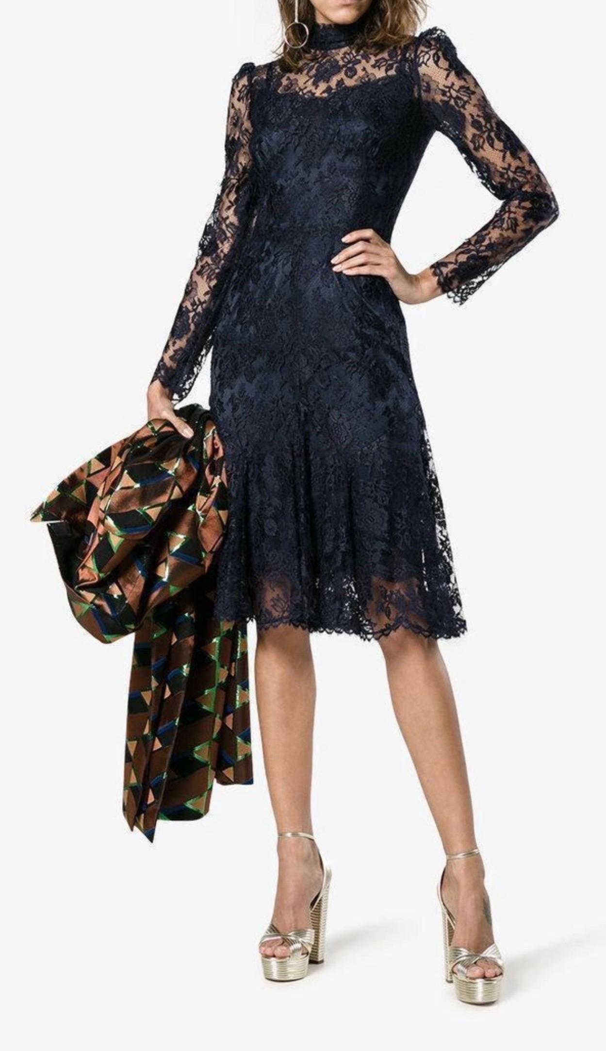 UNBEKANNT Dolce & Gabbana Mitternachtsblaues Cordonetto-Spitzen-Cocktailkleid im Angebot 1