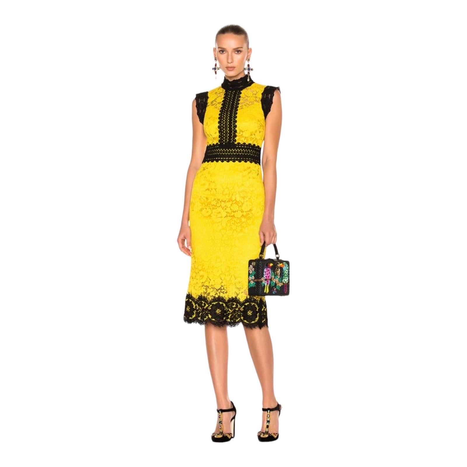 UNWORN Dolce & Gabbana Yellow & Black Guipure Lace Evening Cocktail Dress 40 For Sale 9