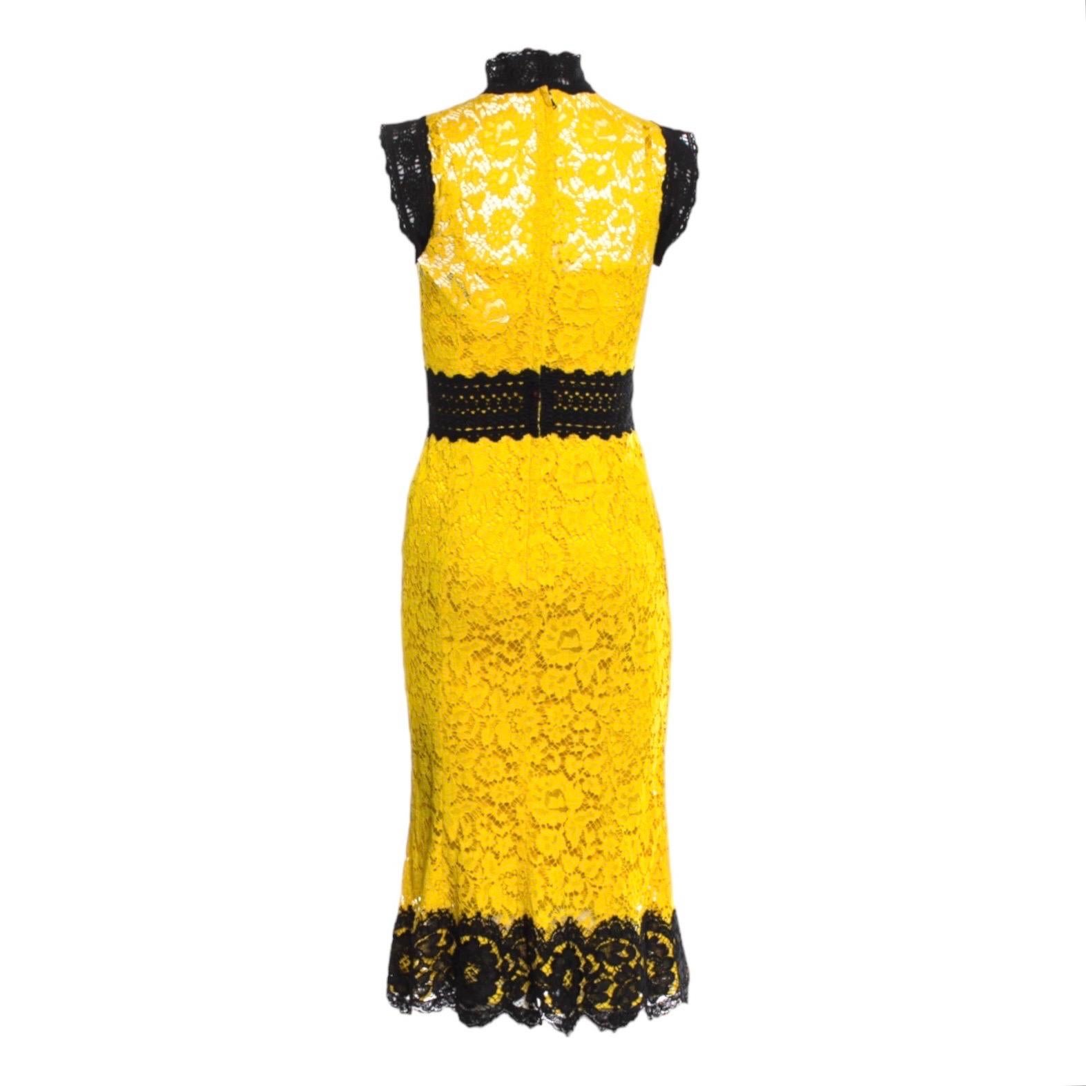 UNWORN Dolce & Gabbana Yellow & Black Guipure Lace Evening Cocktail Dress 40 In New Condition For Sale In Switzerland, CH
