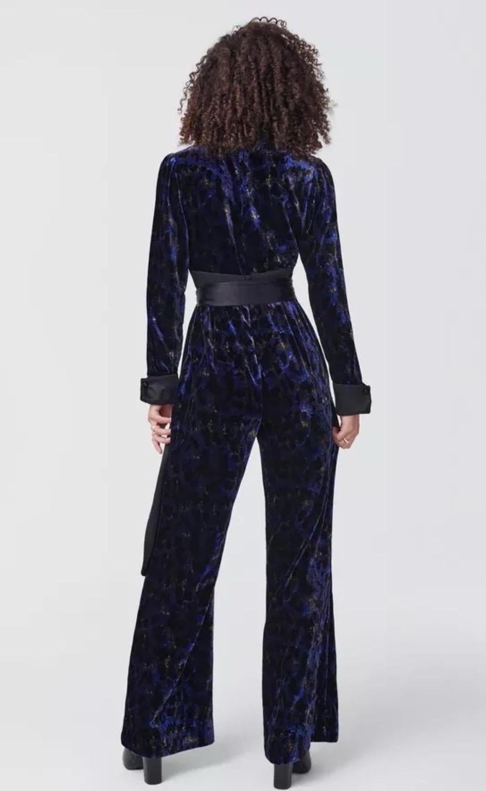 Black UNWORN DVF Diane von Furstenberg Velvet Jumpsuit Overall Size 0 For Sale