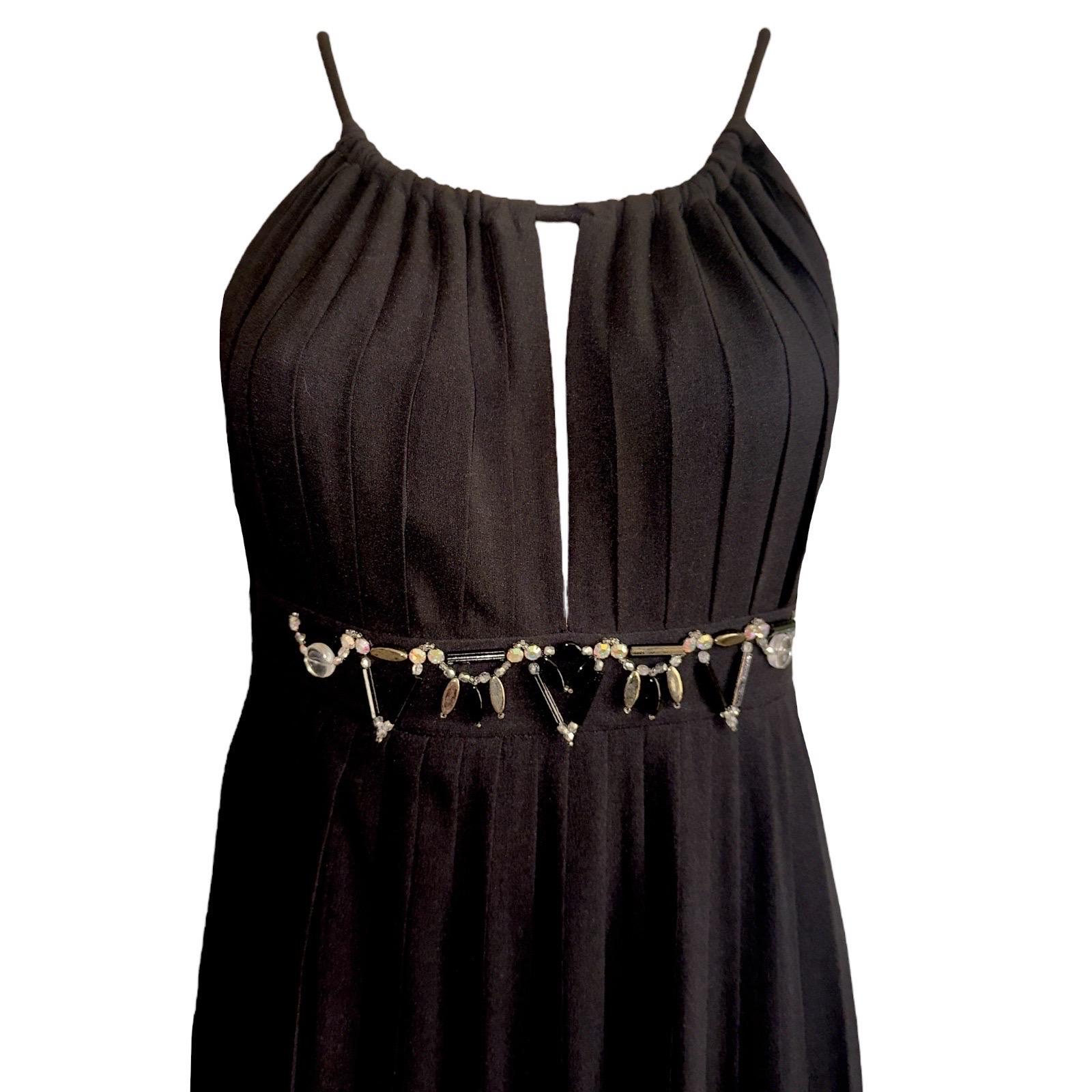 Robe longue de soirée Emilio Pucci plissée en soie noire embellie, 40 Pour femmes en vente
