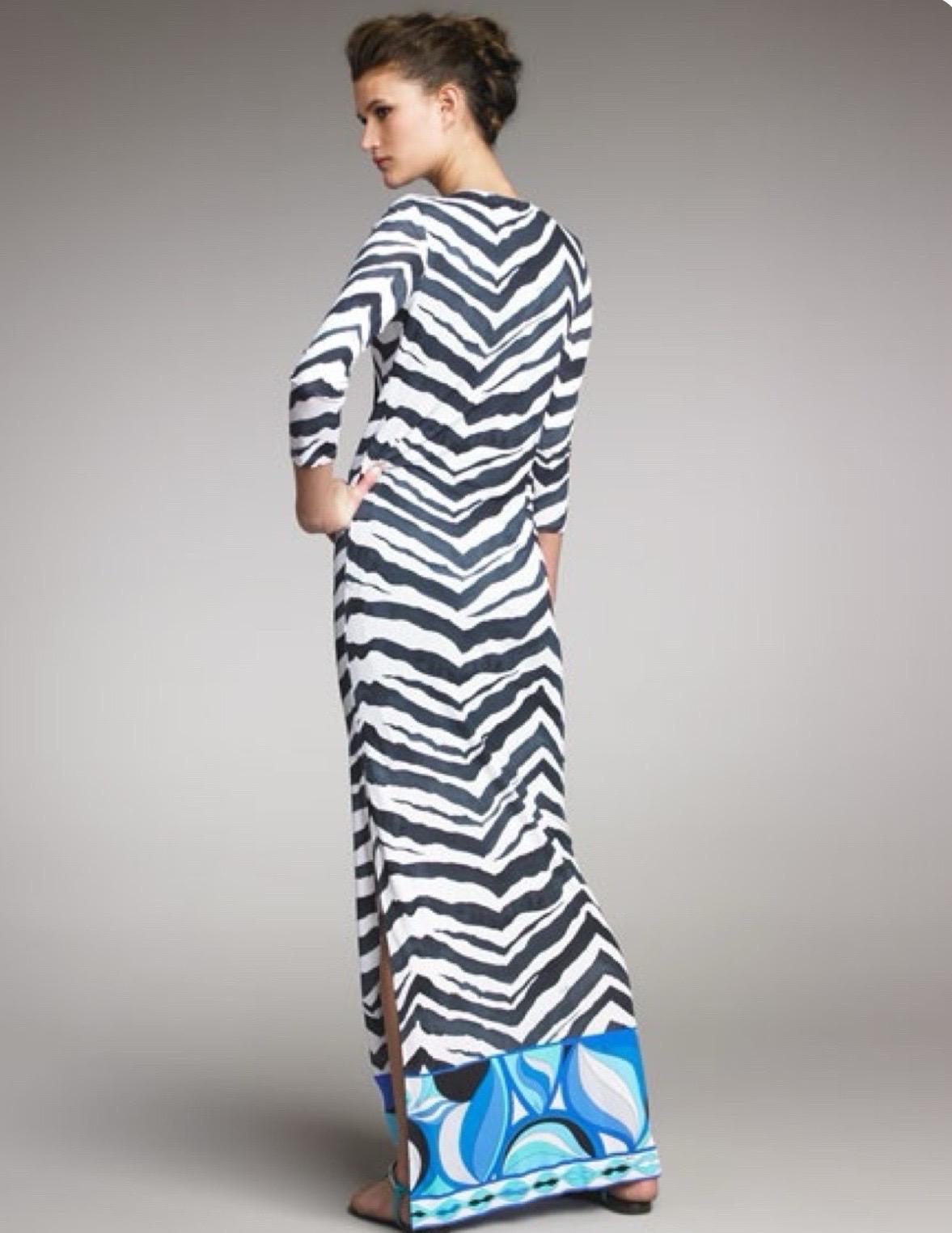 UNWORN Emilio Pucci Besticktes, mit Signaturdruck verziertes Maxikleid 42 im Angebot 8