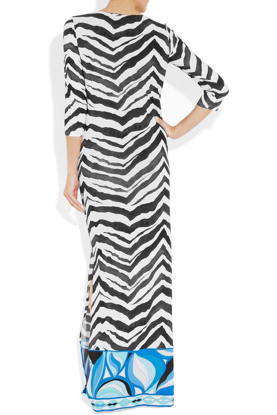 UNWORN Emilio Pucci Besticktes, mit Signaturdruck verziertes Maxikleid 42 (Schwarz) im Angebot