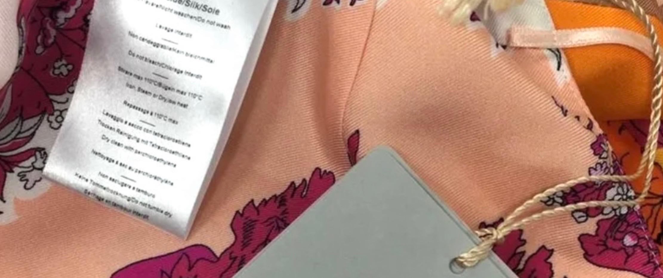 UNWORN Emilio Pucci Signature Print Draped Silk Dress 42 For Sale 2