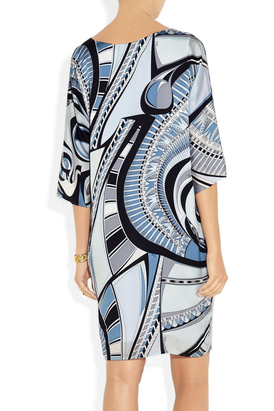 Gris Emilio Pucci - Robe tunique caftan en soie imprimée signature, non portée, 42 en vente