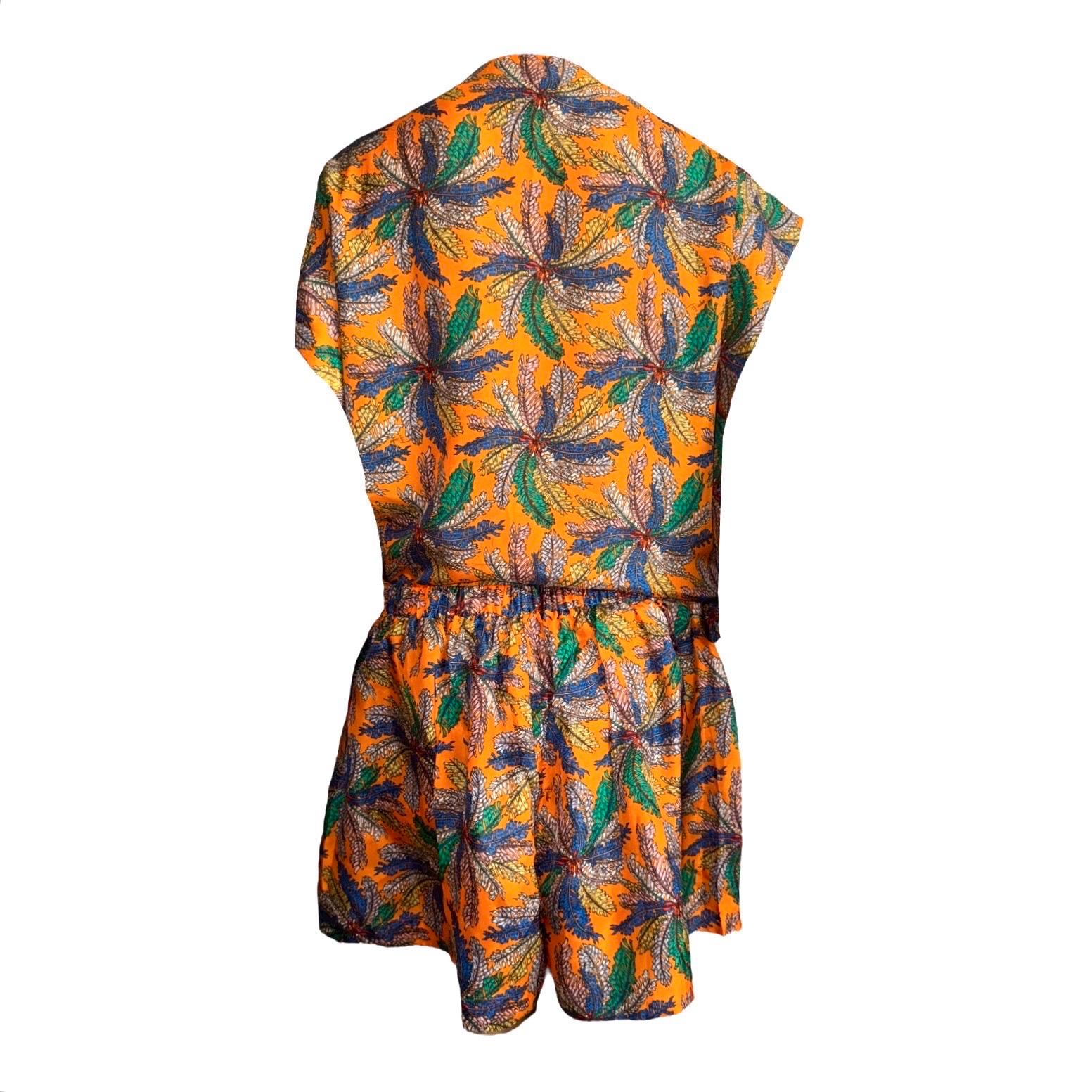 Arancia Emilio Pucci 2PCS Orange Signature Print Silk Pants Suit Set Ensemble M, non indossato. in vendita