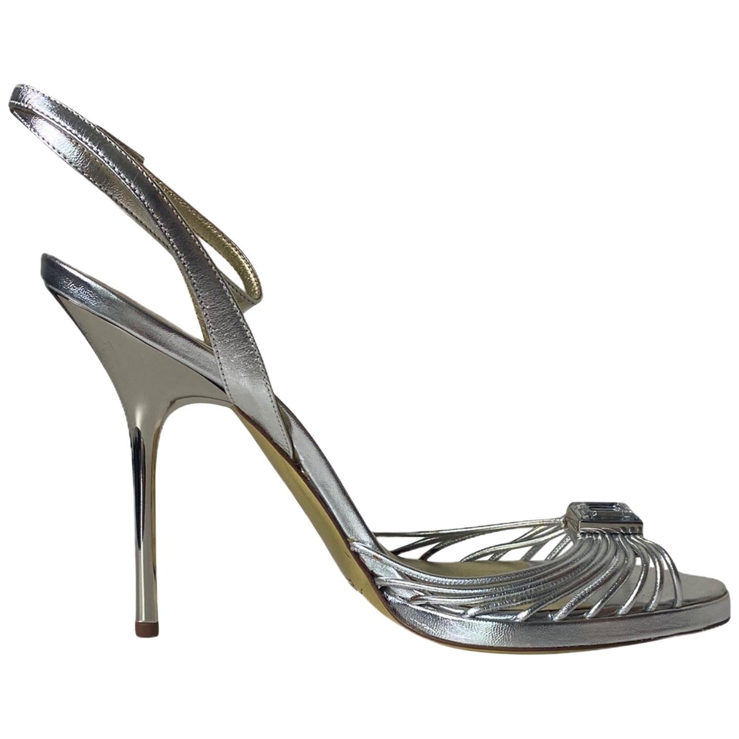 UNWORN Escada Silver Metallic Leather Strappy Stiletto High Heels Sandals 38.5 en vente