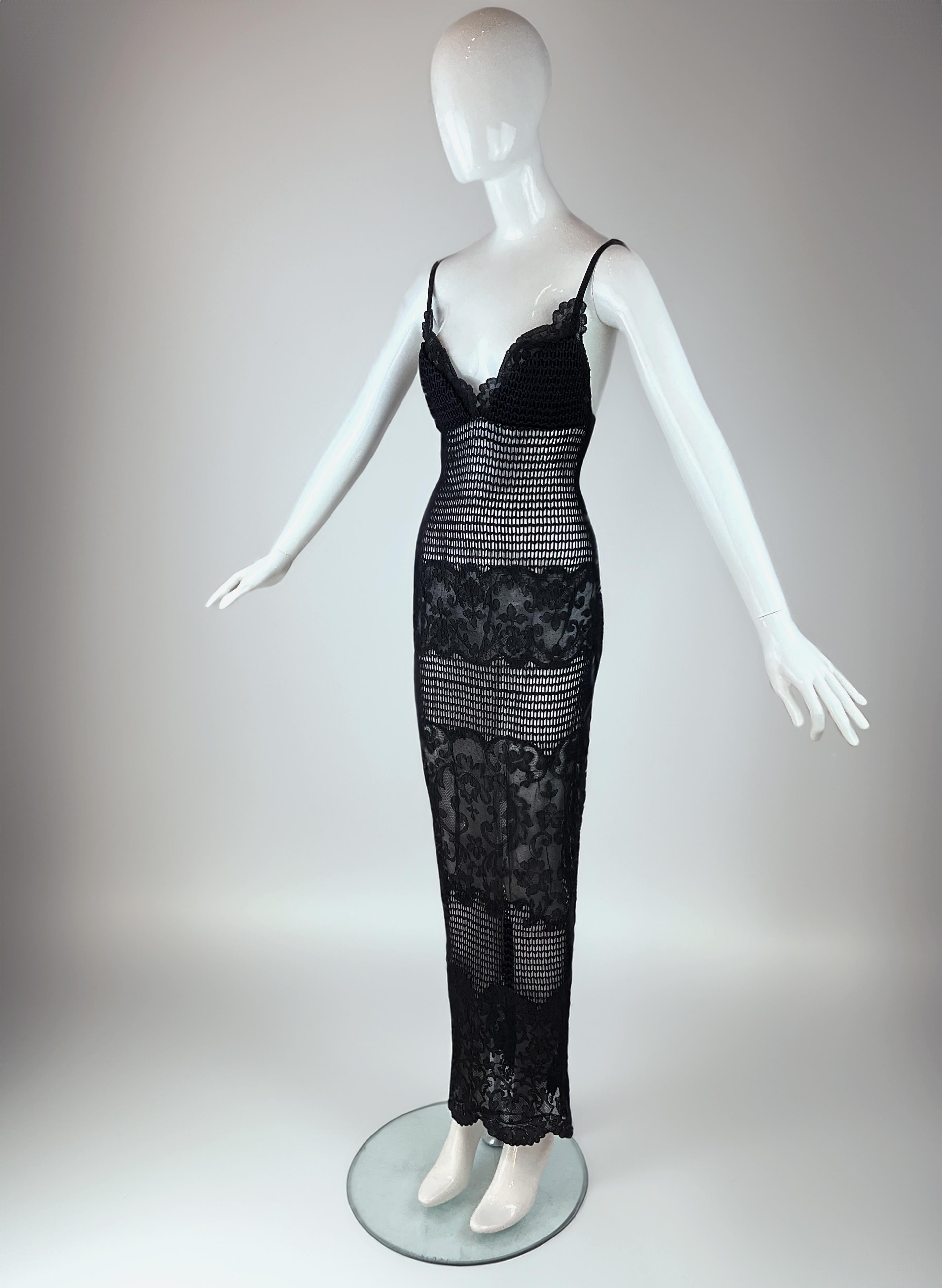 Unworn Gianni Versace Fall/Winter F/W 1993 Runway Gown — Naomi Campbell Look In New Condition For Sale In Baar, CH
