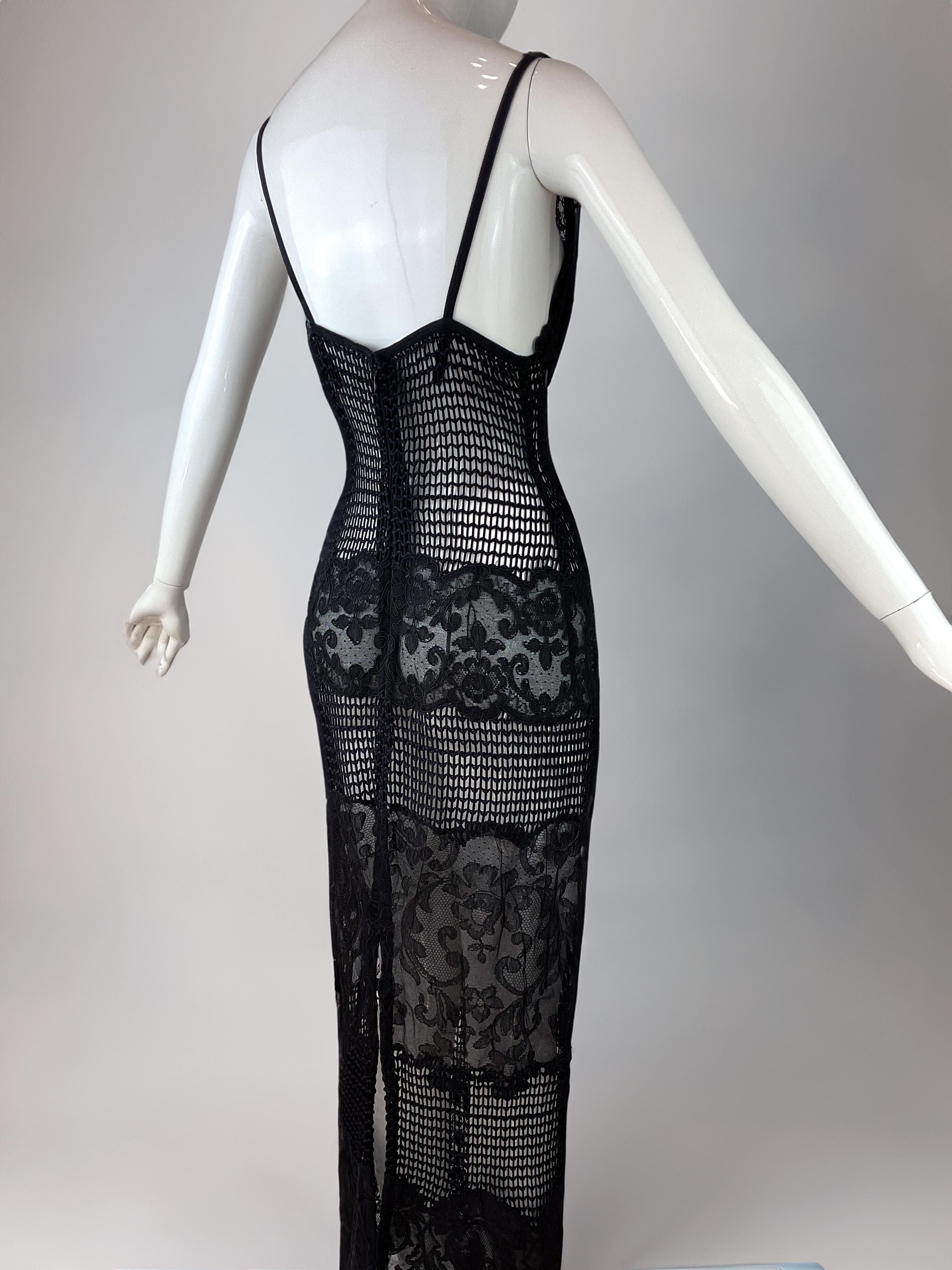 Unworn Gianni Versace Fall/Winter F/W 1993 Runway Gown — Naomi Campbell Look For Sale 1