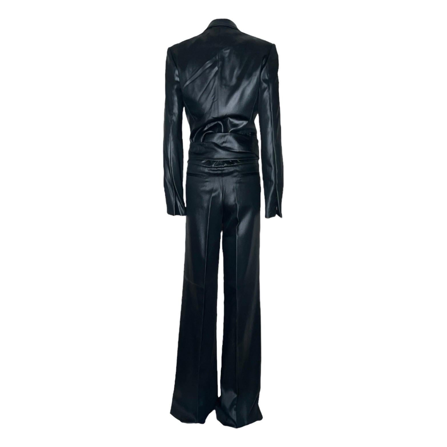 UNWORN Gucci by Tom Ford Y2K 2000 Tuxedo Style Black Wrap Jacket Pants Suit 40 In Excellent Condition In Switzerland, CH