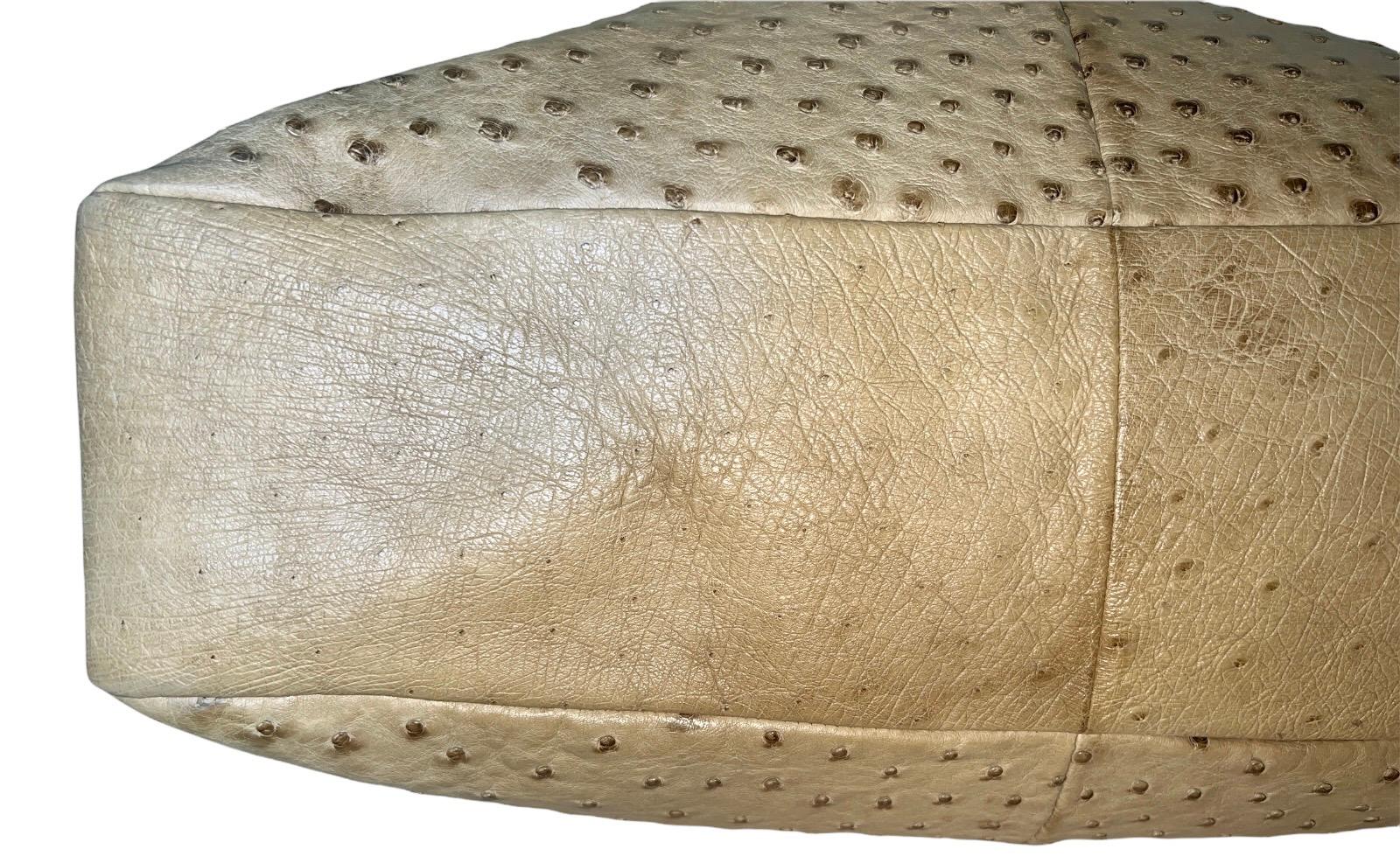 UNWORN Gucci Exotic Ostrich Skin XL Hobo Shoulder Bag with Horsebit Detail  In Good Condition In Switzerland, CH