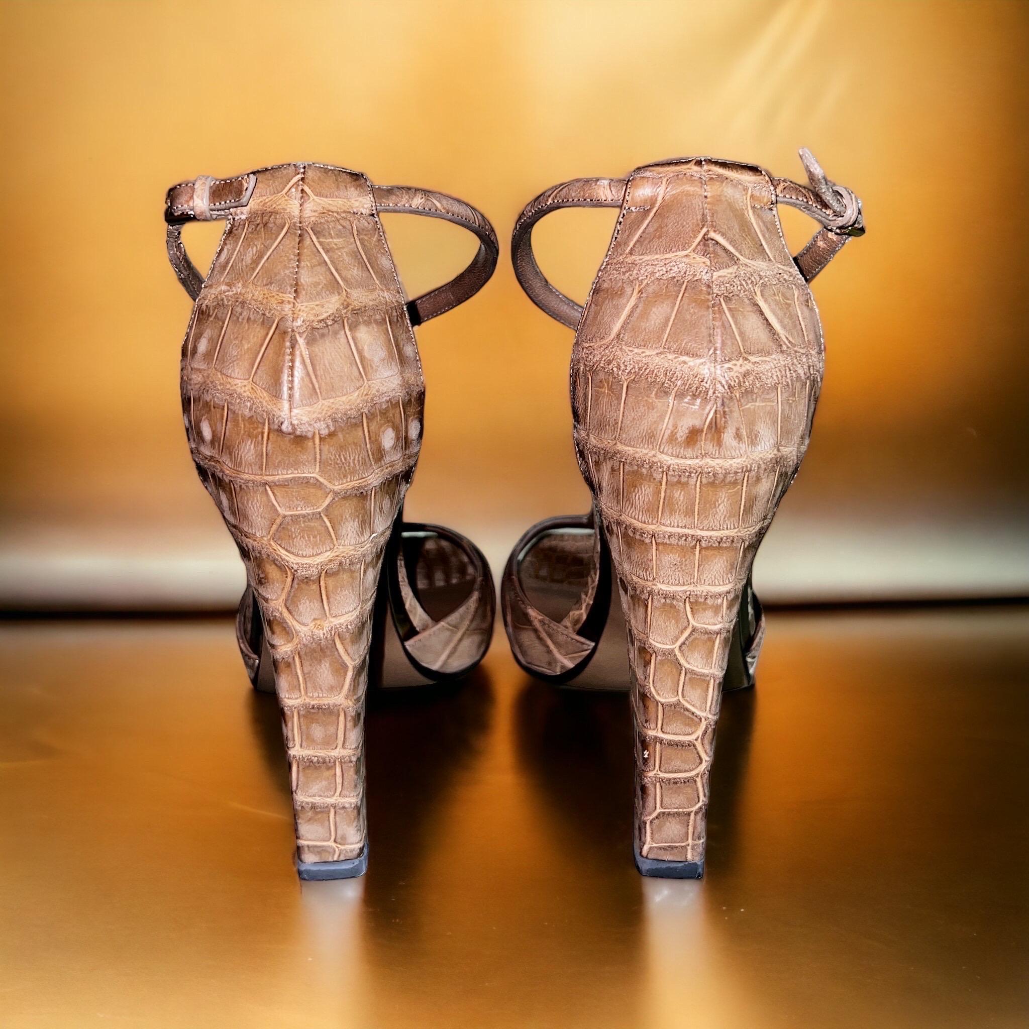 UNWORN Gucci Exotic Matte Crocodile Skin Plateau High Heels Sandals 39 For Sale 6