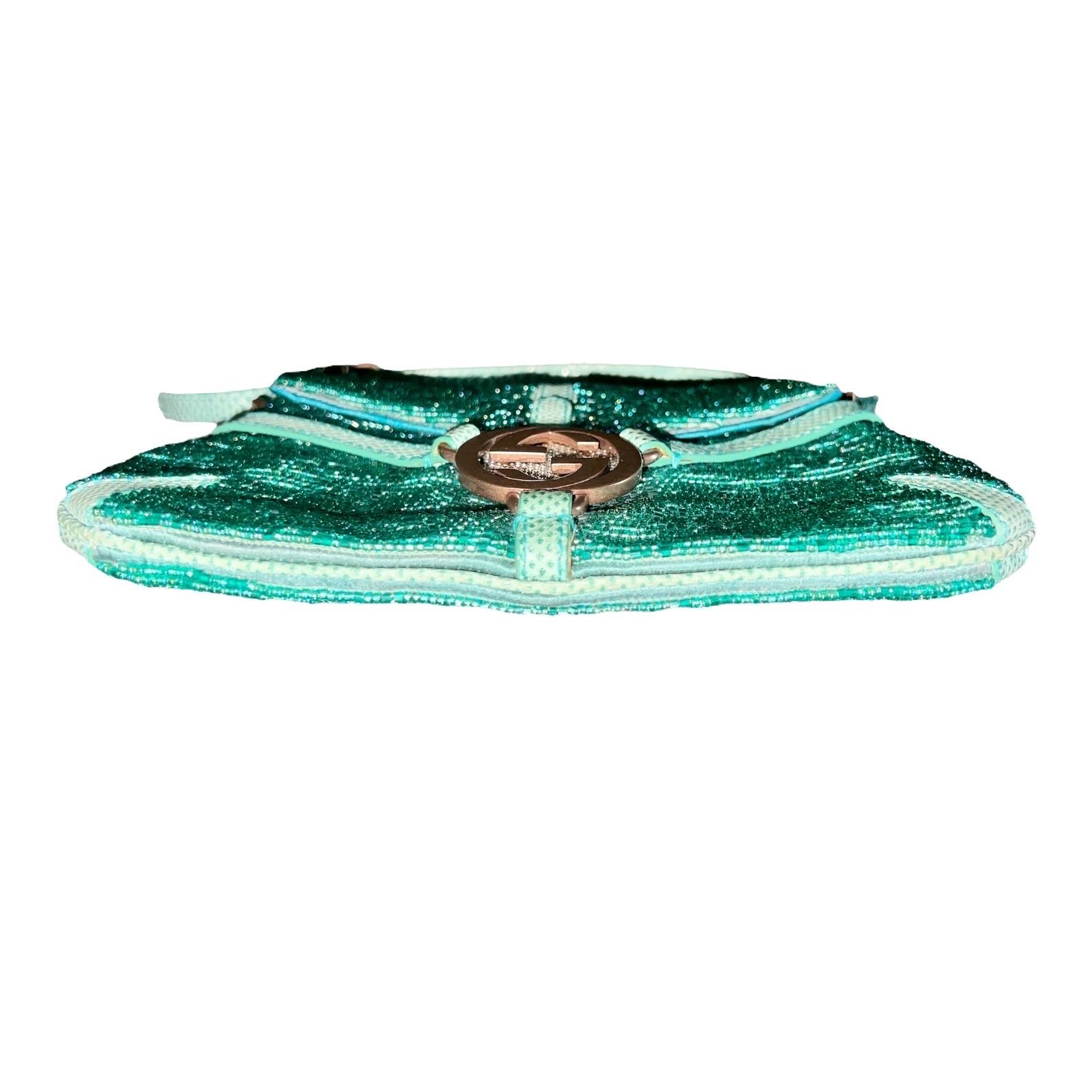 UNWORN GUCCI Tasche aus türkisfarbenem GG-Monogramm mit Kristallen, Perlen und Eidechsenhaut  im Angebot 1