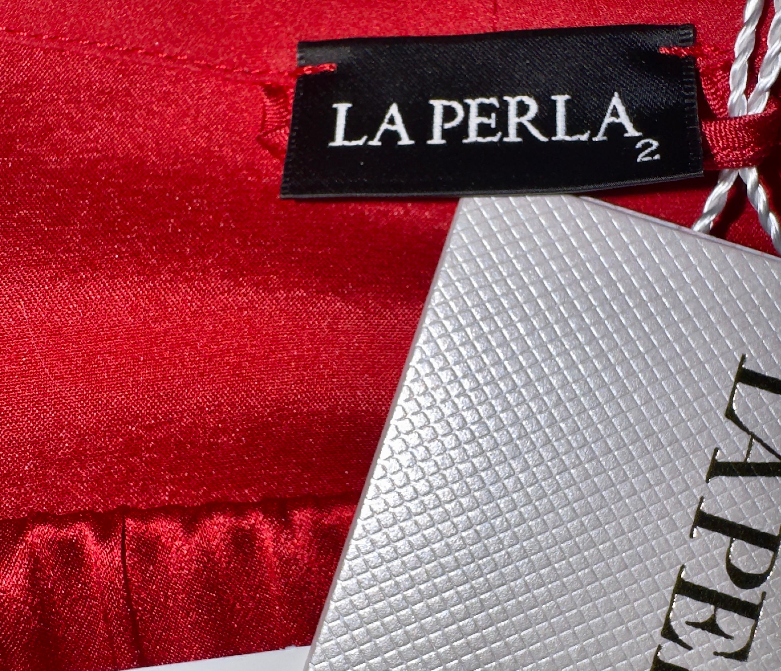 UNWORN LA PERLA Red Silk Blouse Shorts Chinoiserie Ensemble with Belt S en vente 7